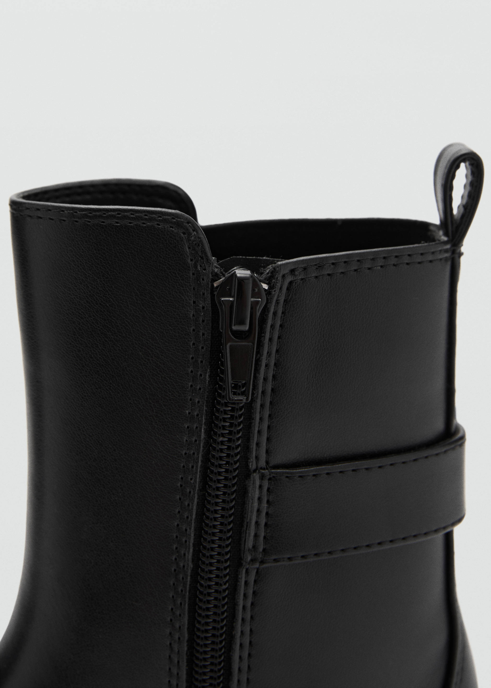 Chelsea boots with buckle - Details of the article 3