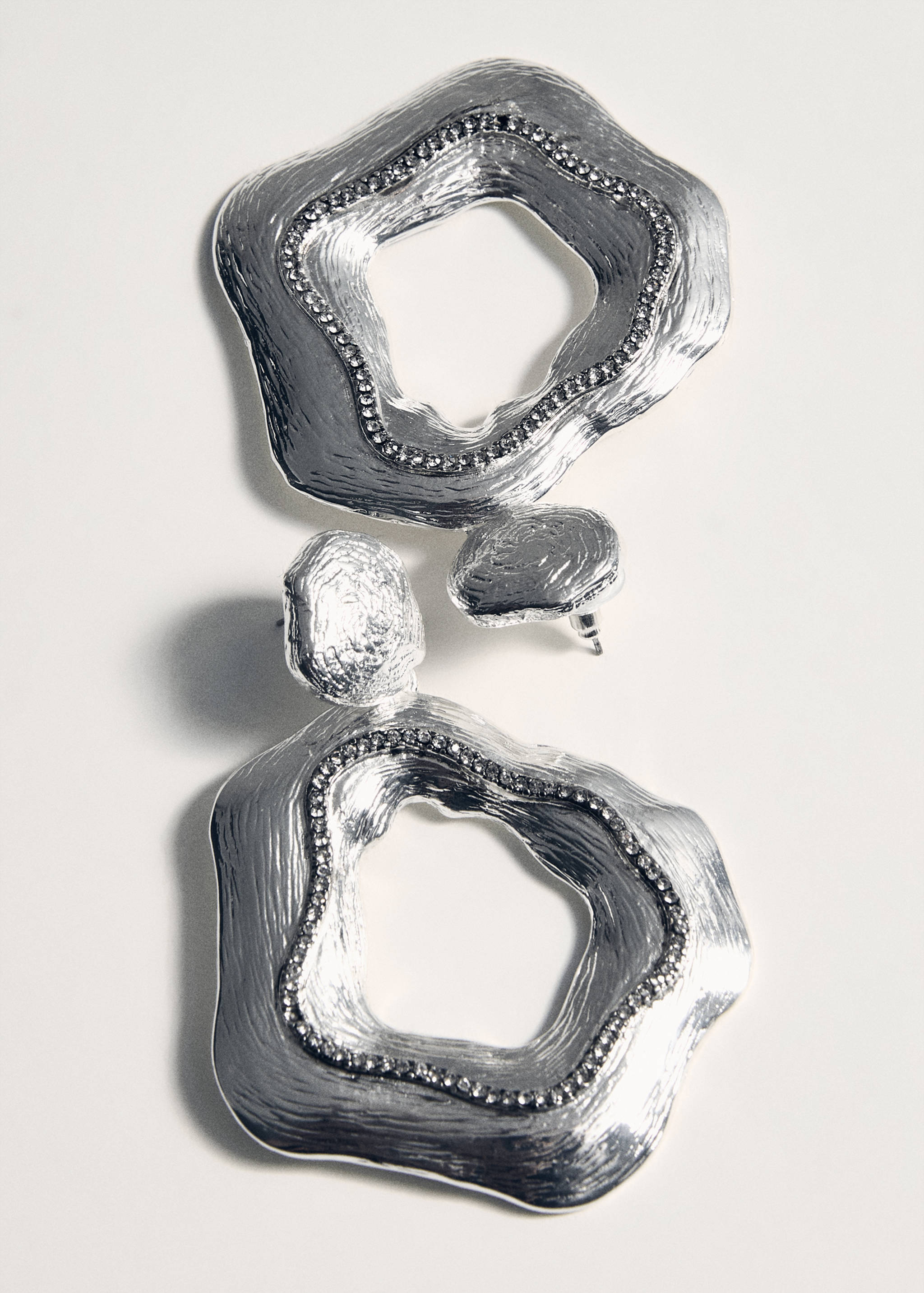 Irregular textured earrings - Details of the article 5