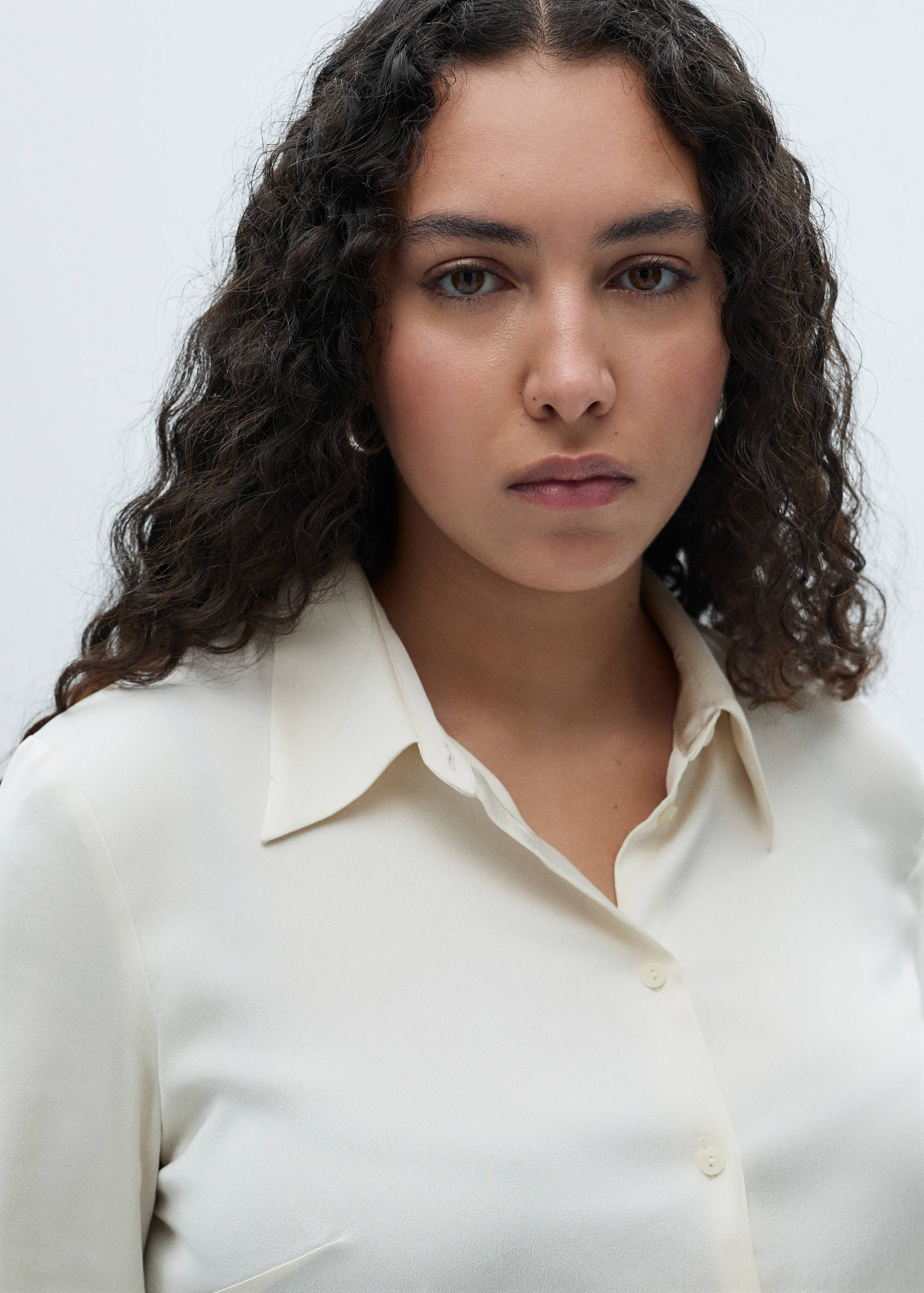 Fließende Satinbluse - Detail des Artikels 4