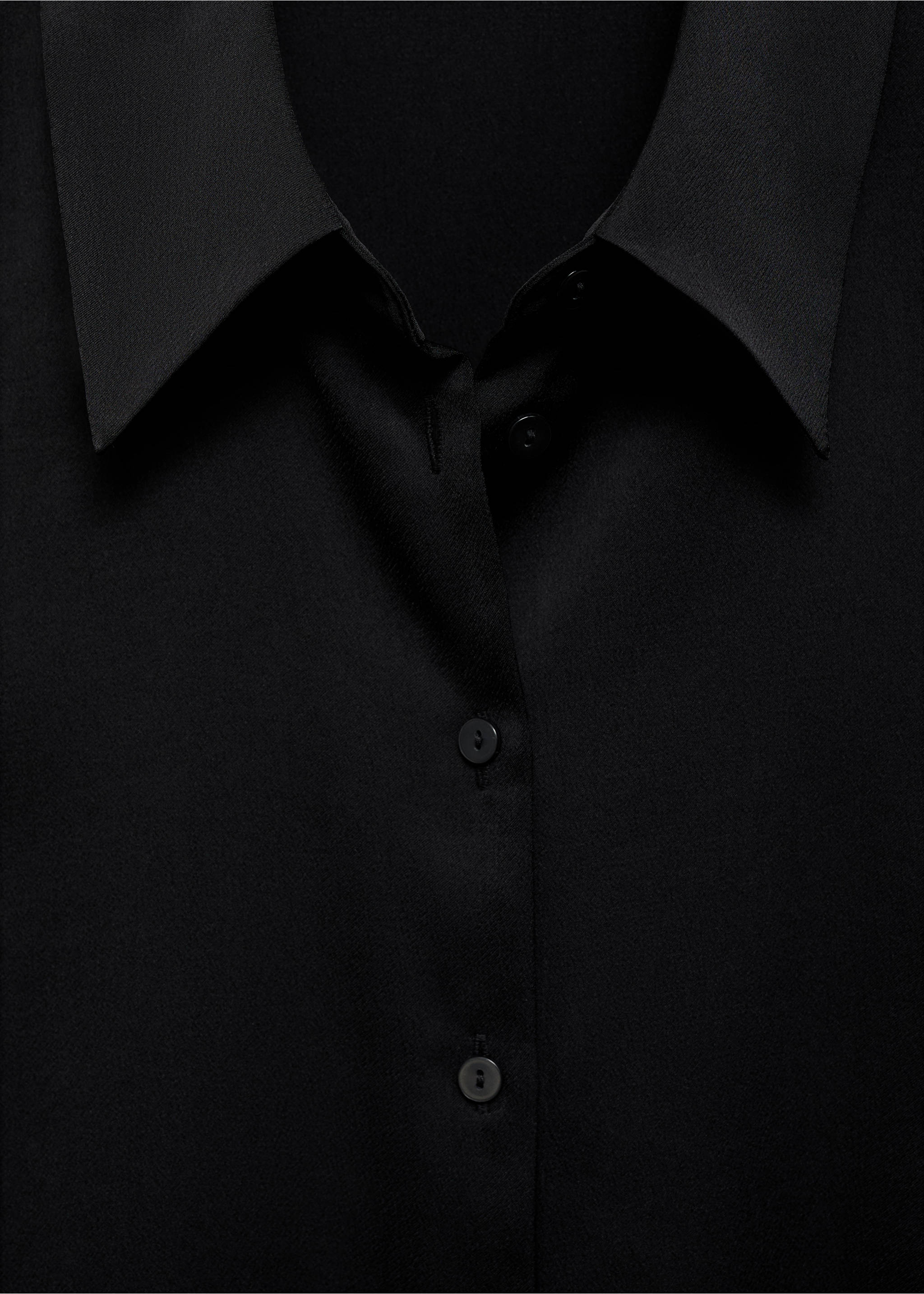 Chemise fluide satinée - Détail de l'article 8, Noir. Ref: 87090415-00.