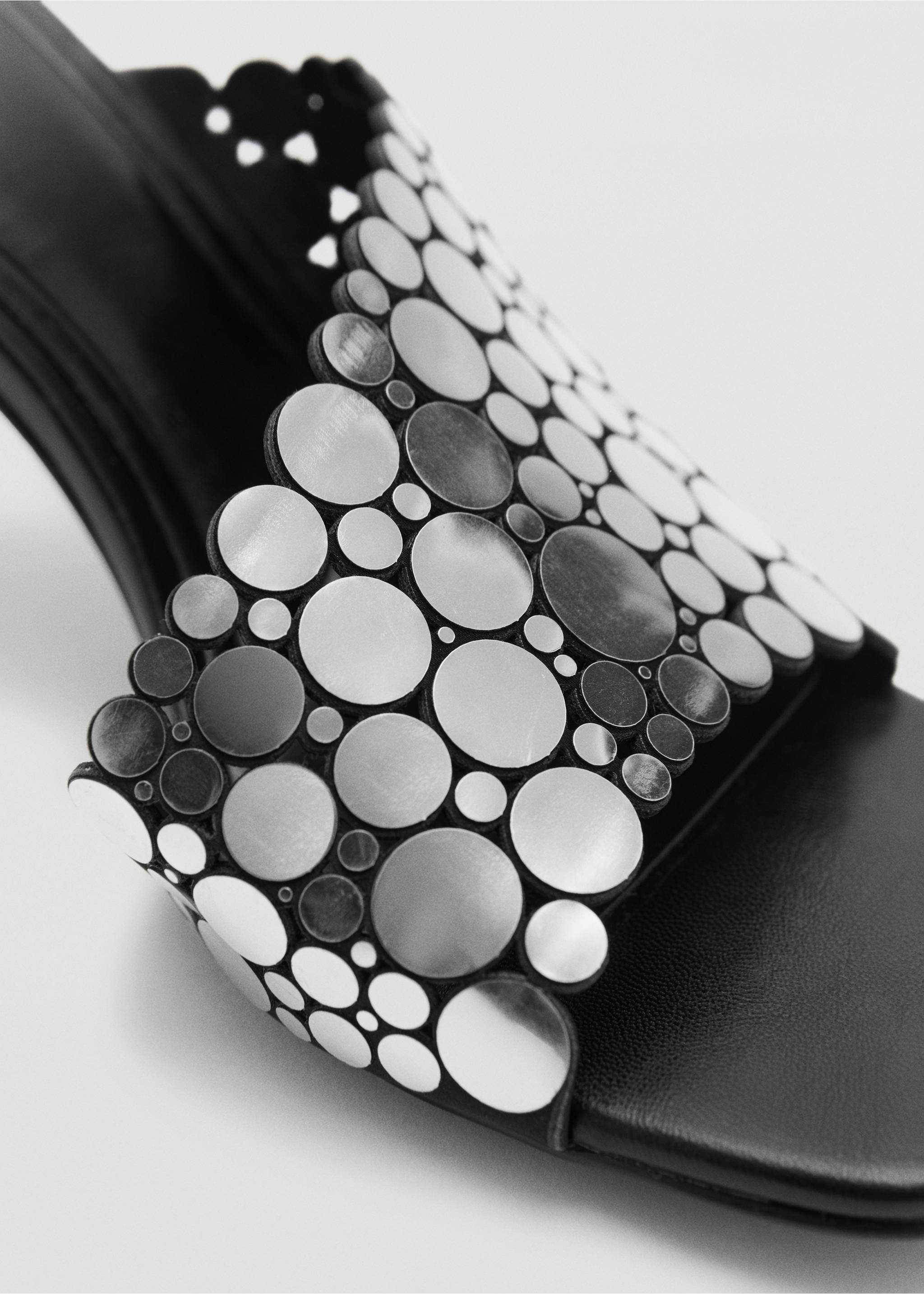 Heeled sandals with metal decorations - Details of the article 2, Black. Ref: 87090418-00.