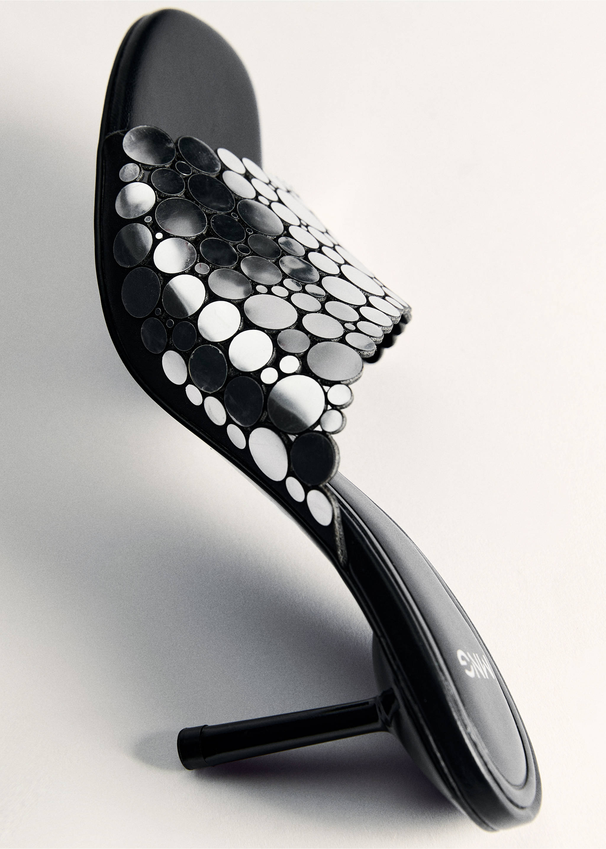 Heeled sandals with metal decorations - Details of the article 5, Black. Ref: 87090418-00.