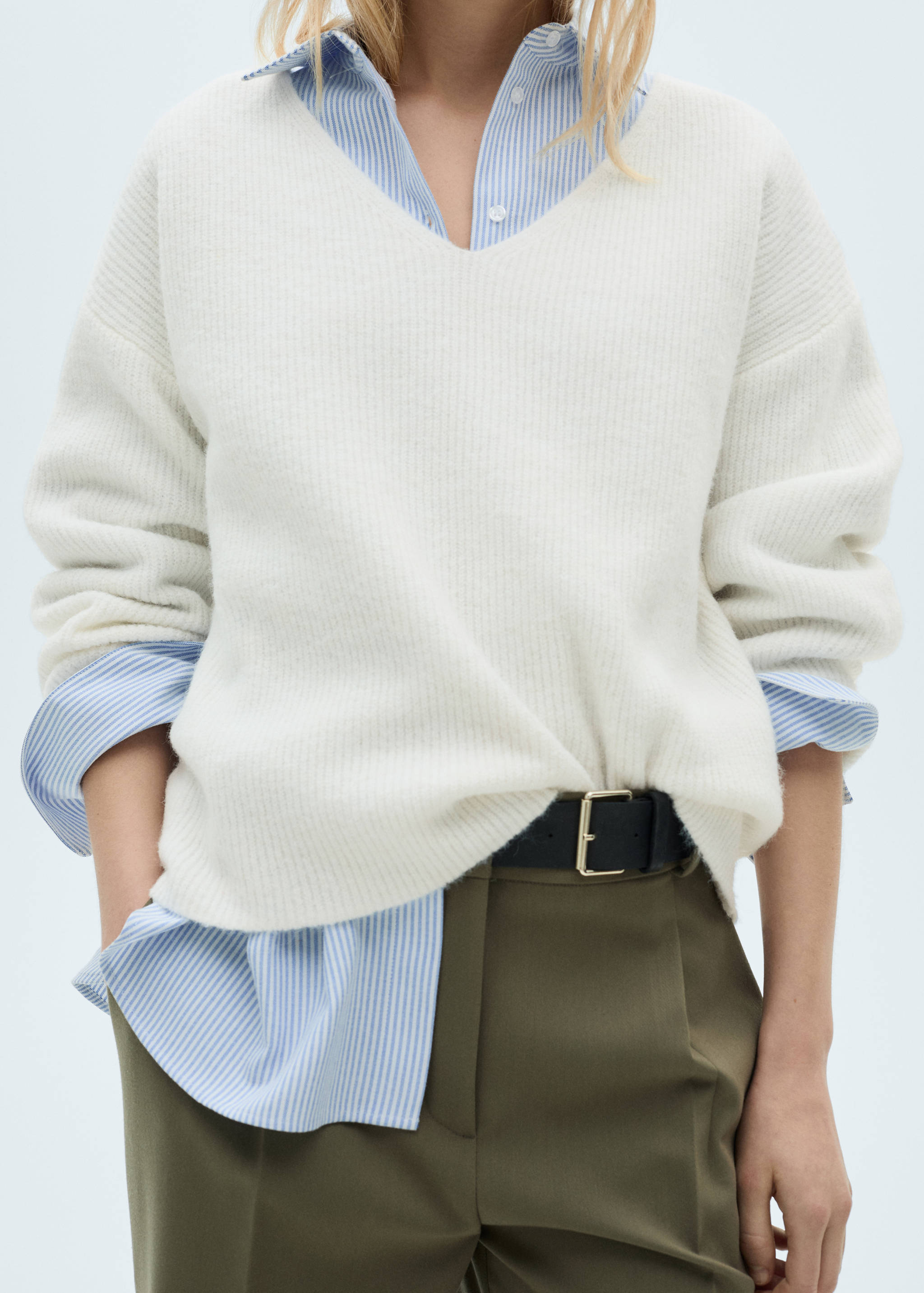 V-neck knit sweater - Details of the article 6