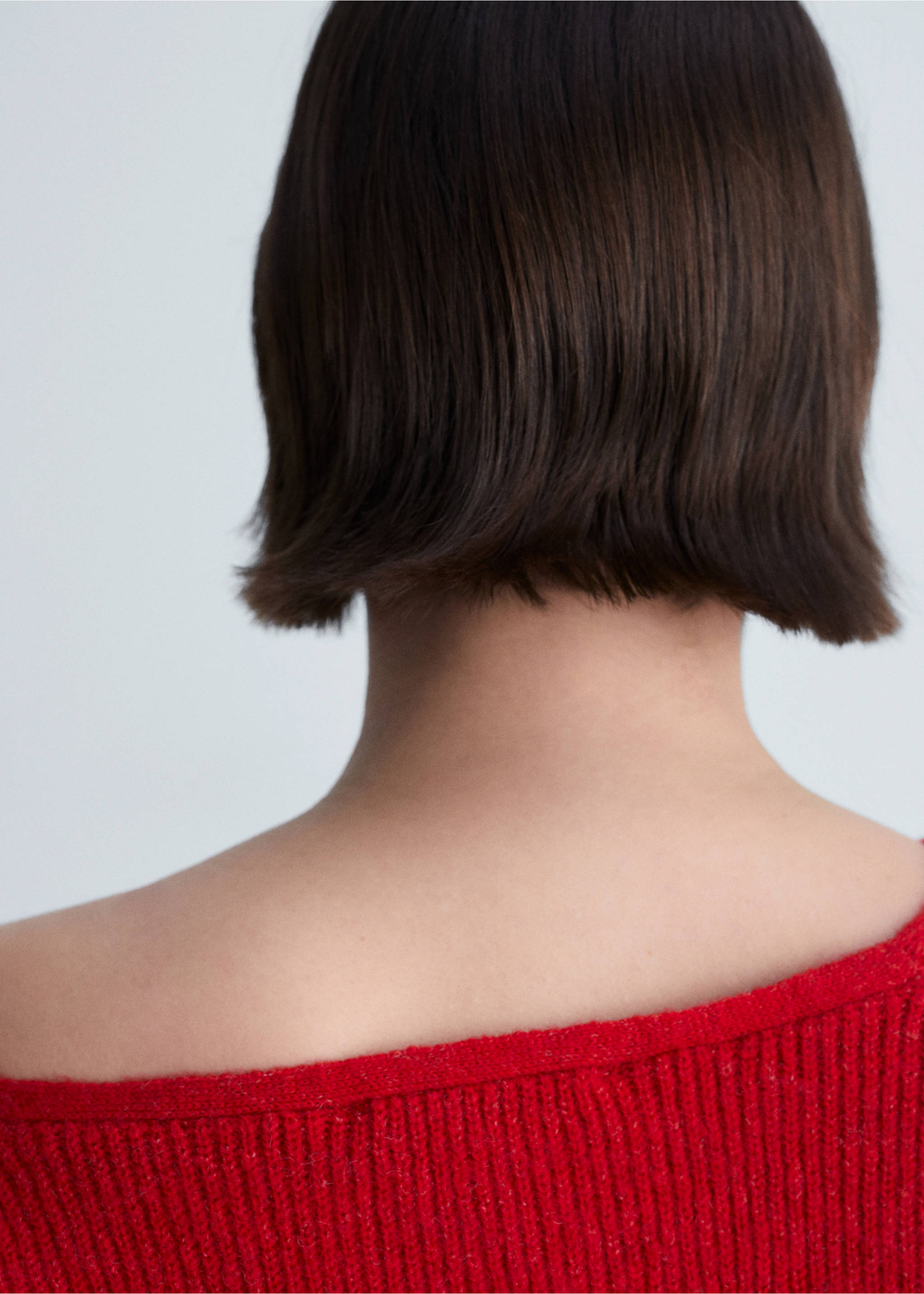 V-neck knit sweater - Details of the article 4, Red. Ref: 87090423-00.