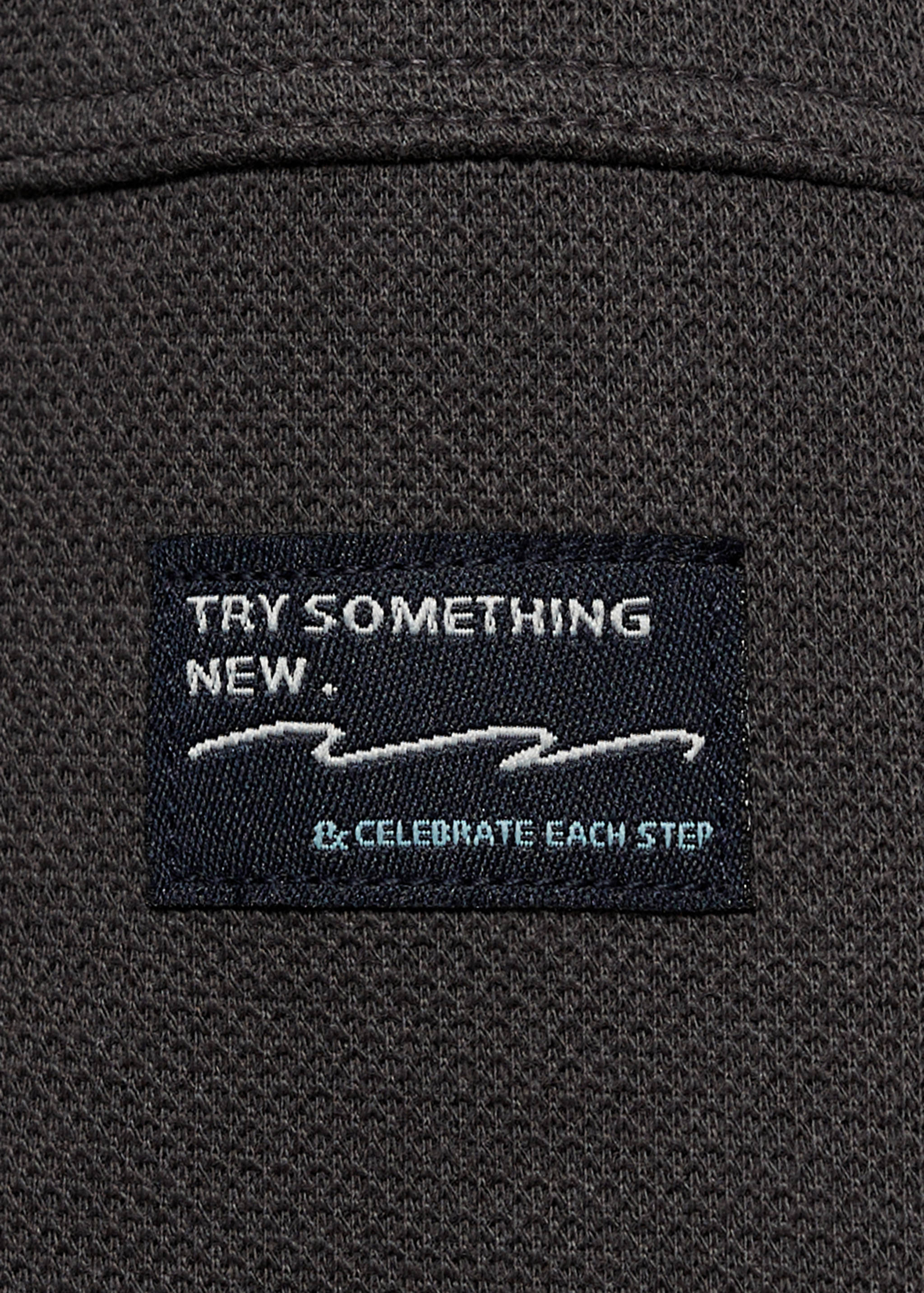 Jogger trousers with elastic waist - Details of the article 0