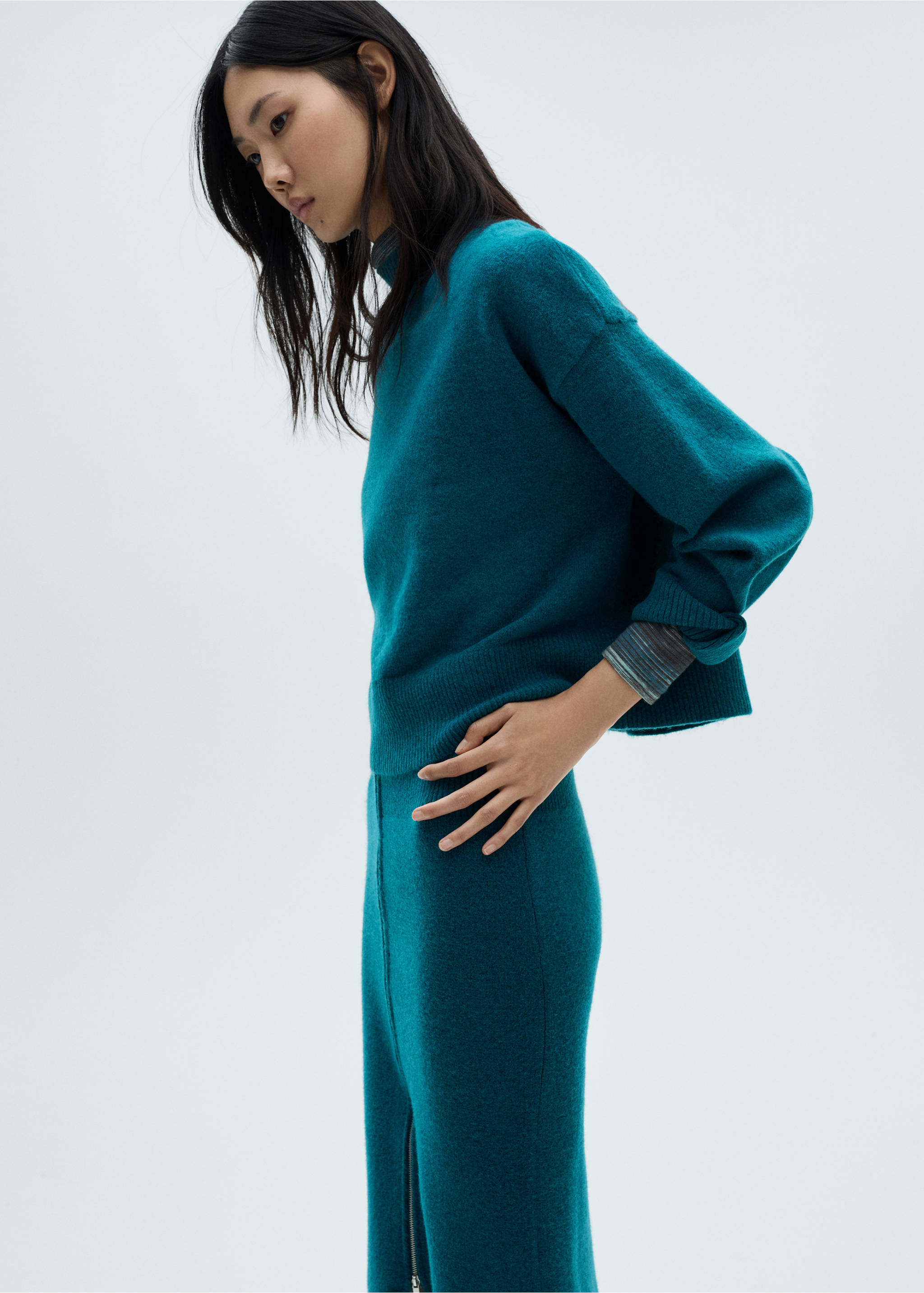 Zipper knit midi skirt - Details of the article 1, Green. Ref: 87090435-00.