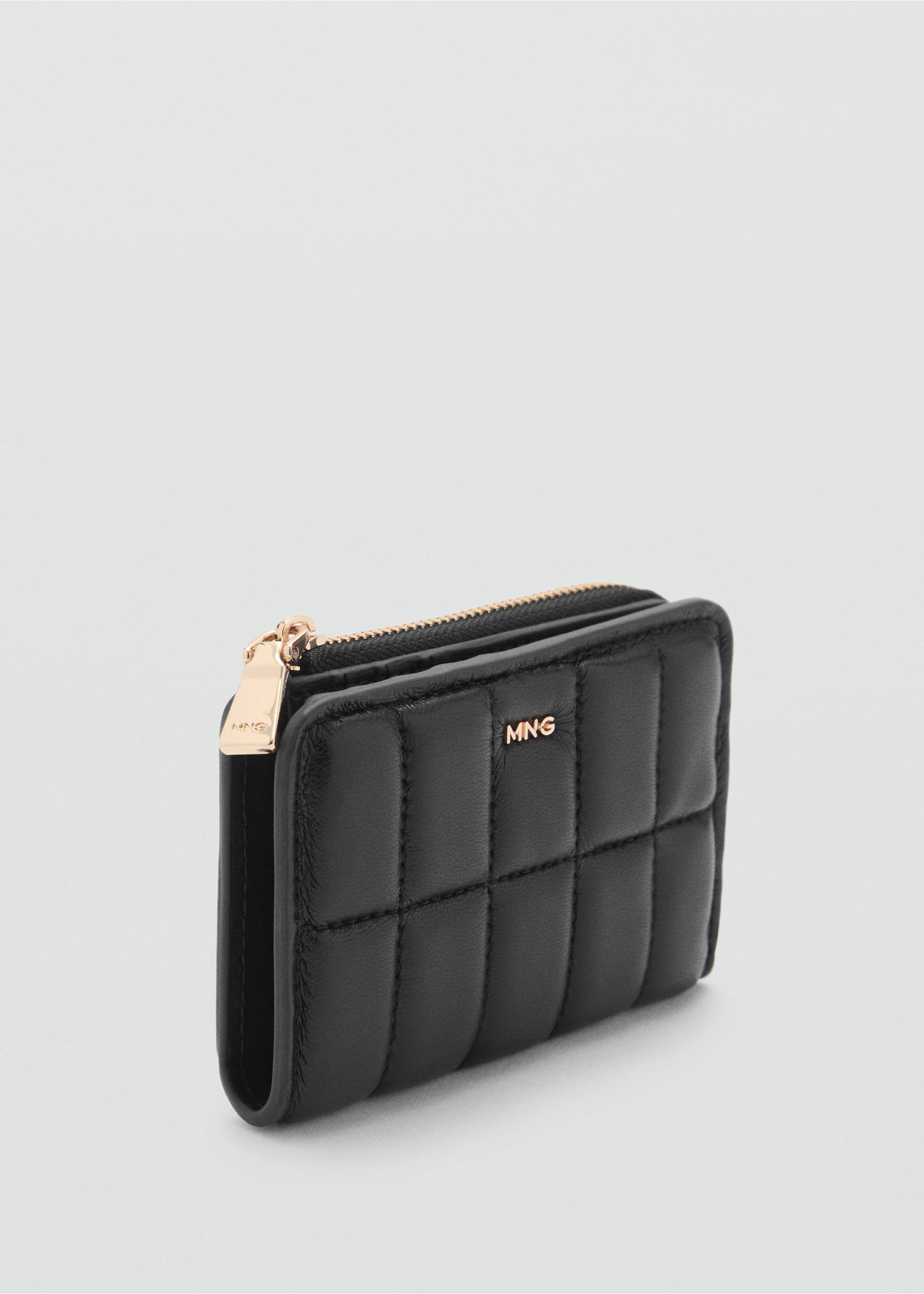 Quilted wallet with flap - Medium plane, Black. Ref: 87090441-00.