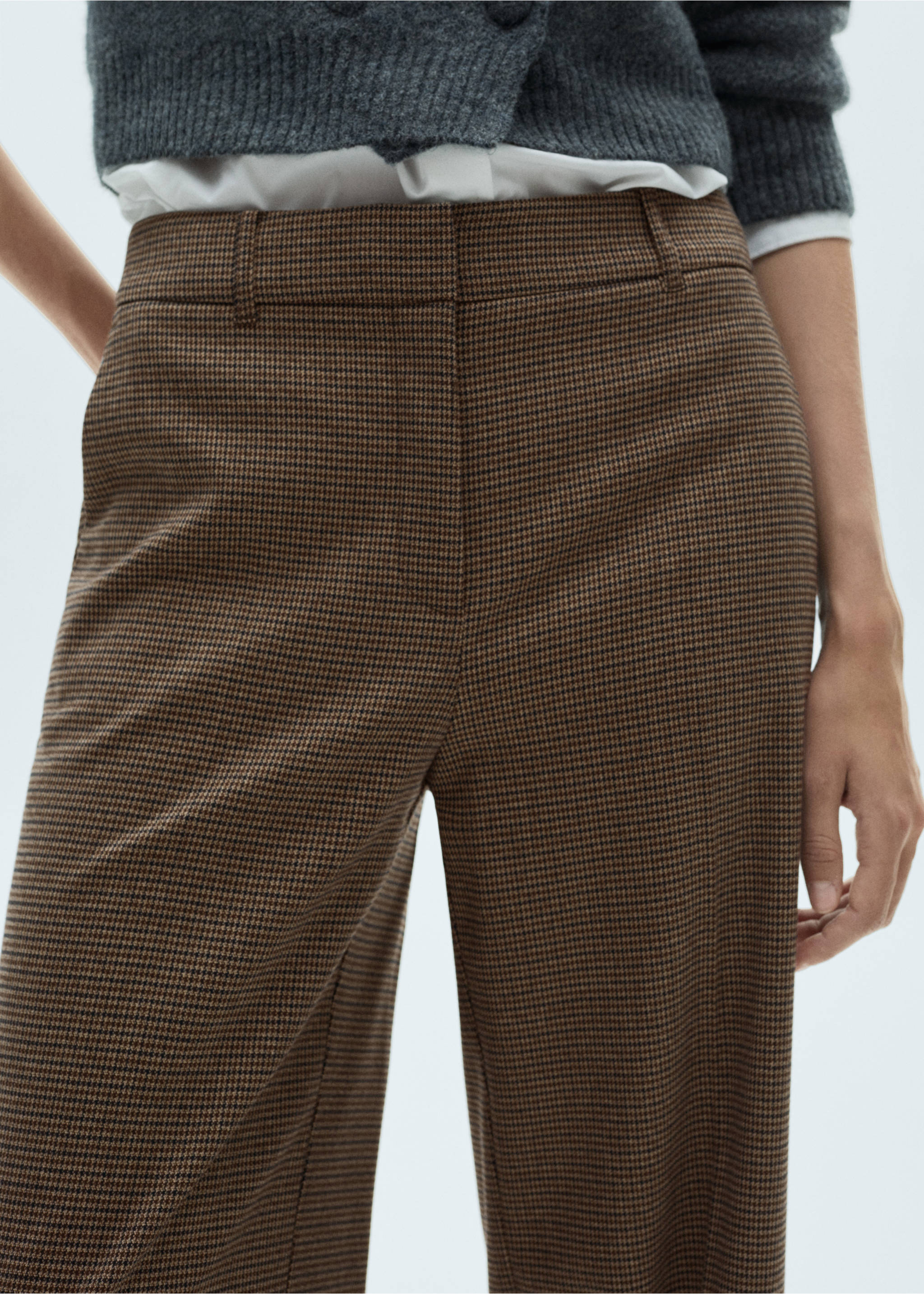 Mid-rise wide leg trousers - Details of the article 6, Blue. Ref: 87090444-00.