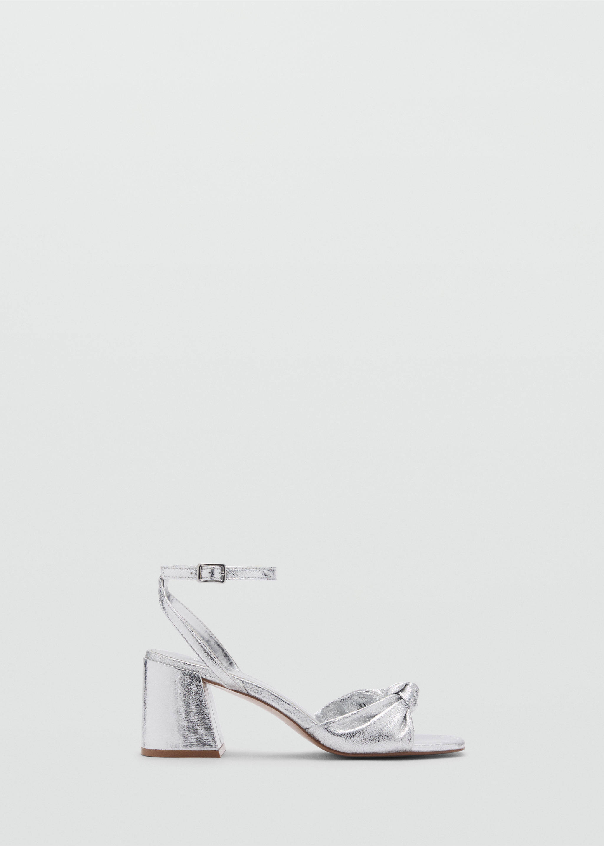 Metallic sandals with bow detail - Article without model, Silver. Ref: 87090447-00.