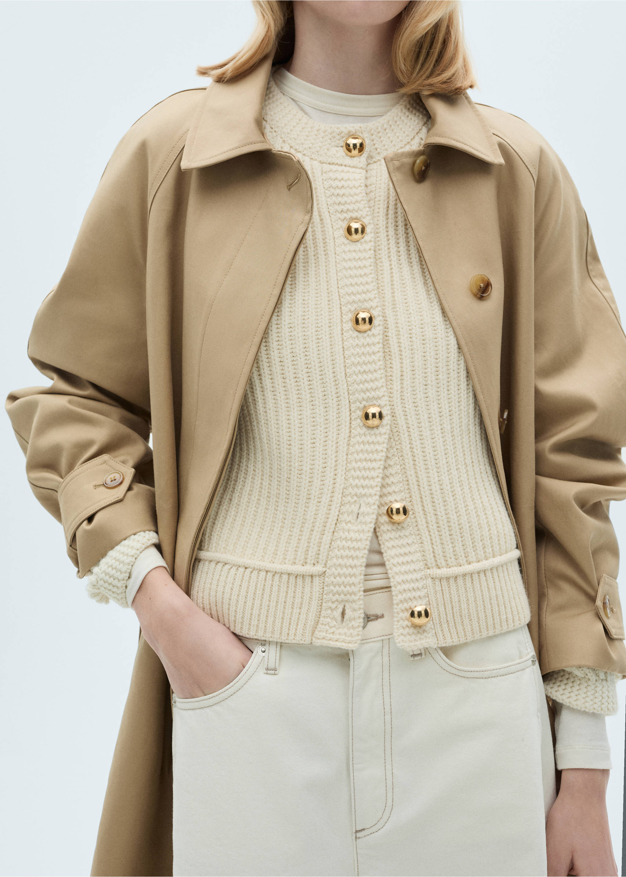 Knitted cardigan with jewel button - Details of the article 3, Ecru. Ref: 87090451-00.