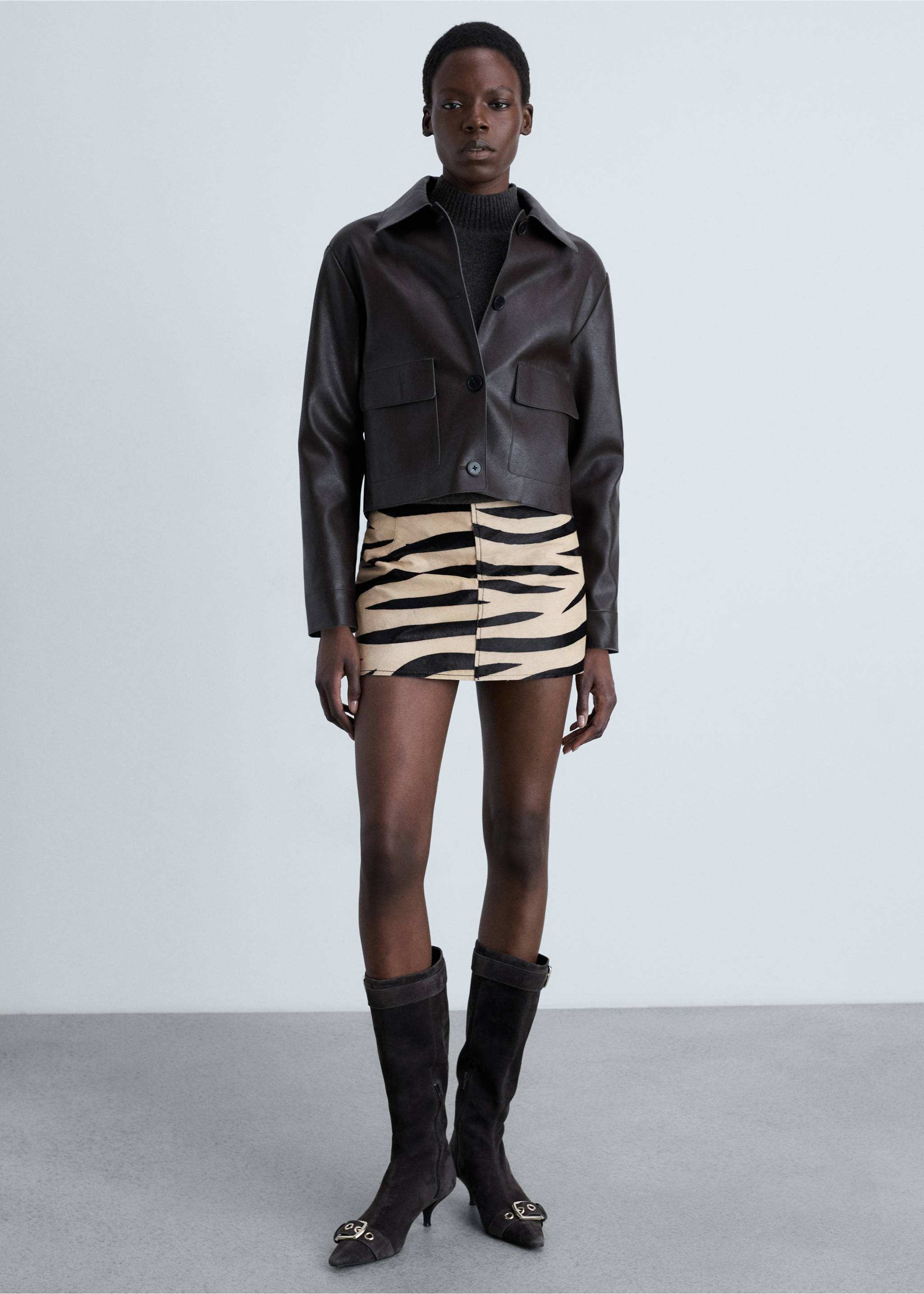 Zebra-print fur skirt - Details of the article 2, Black. Ref: 87090454-00.