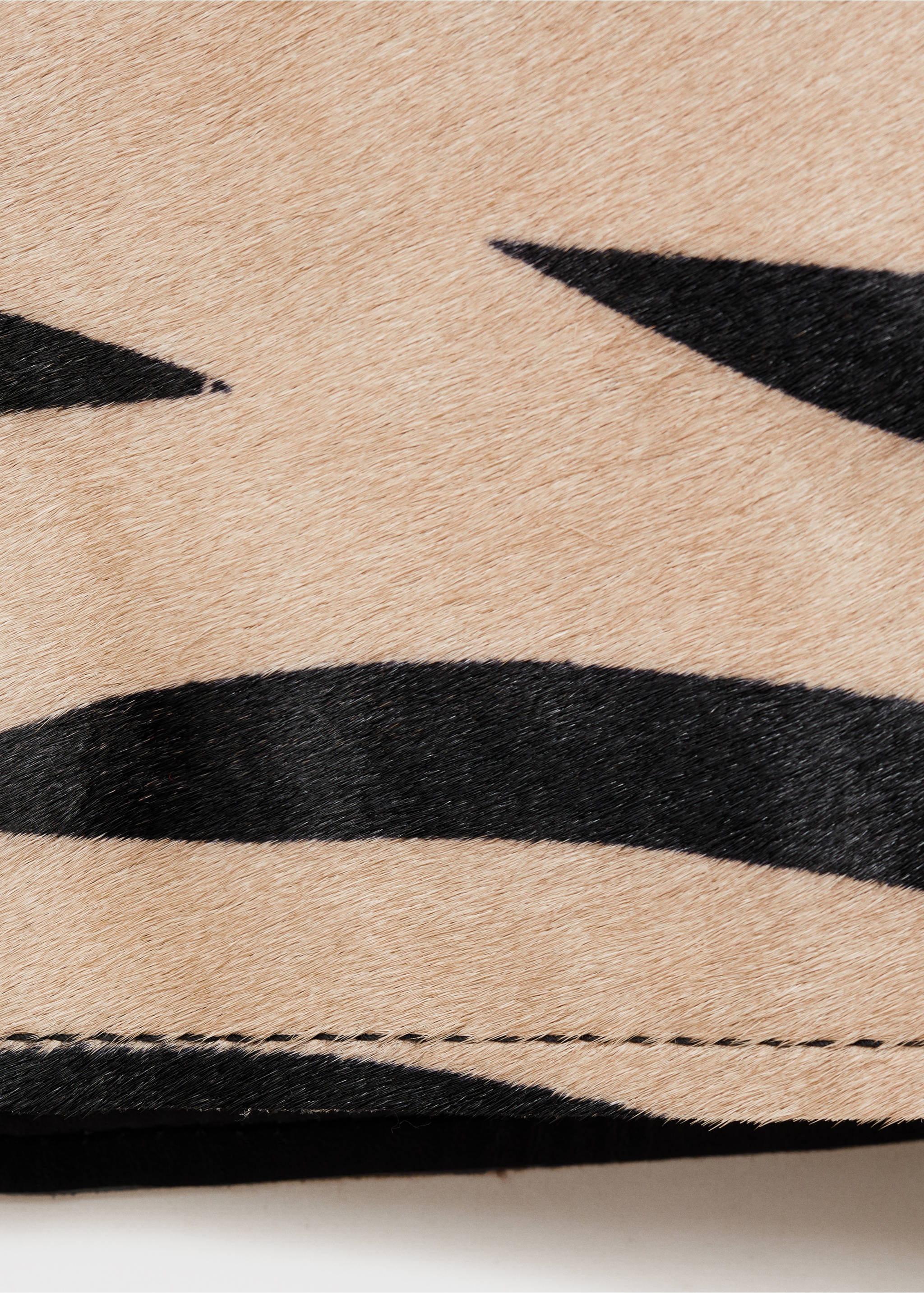 Zebra-print fur skirt - Details of the article 0, Black. Ref: 87090454-00.
