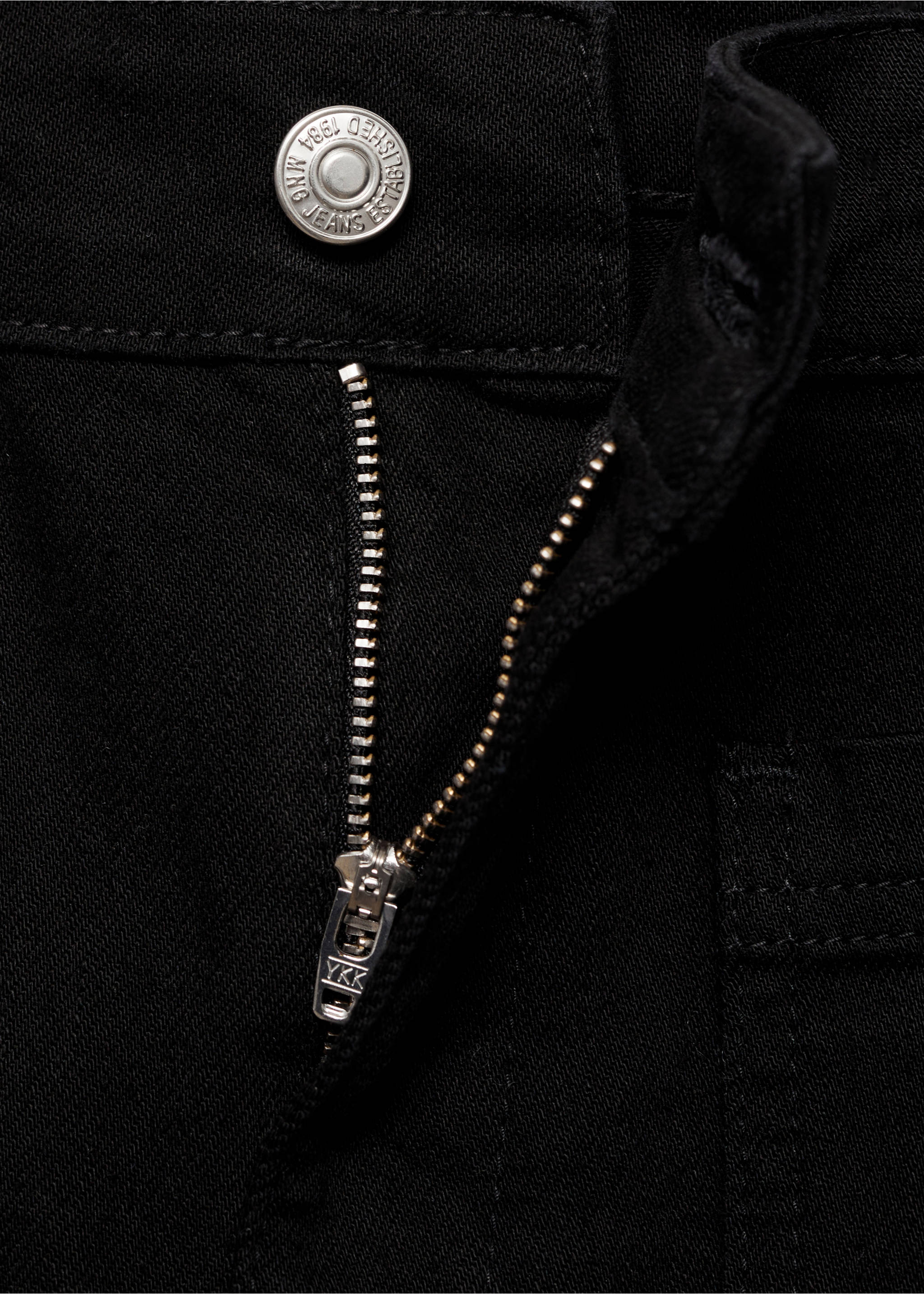 Flared cropped jeans with pockets - Details of the article 8, Black denim. Ref: 87090457-00.