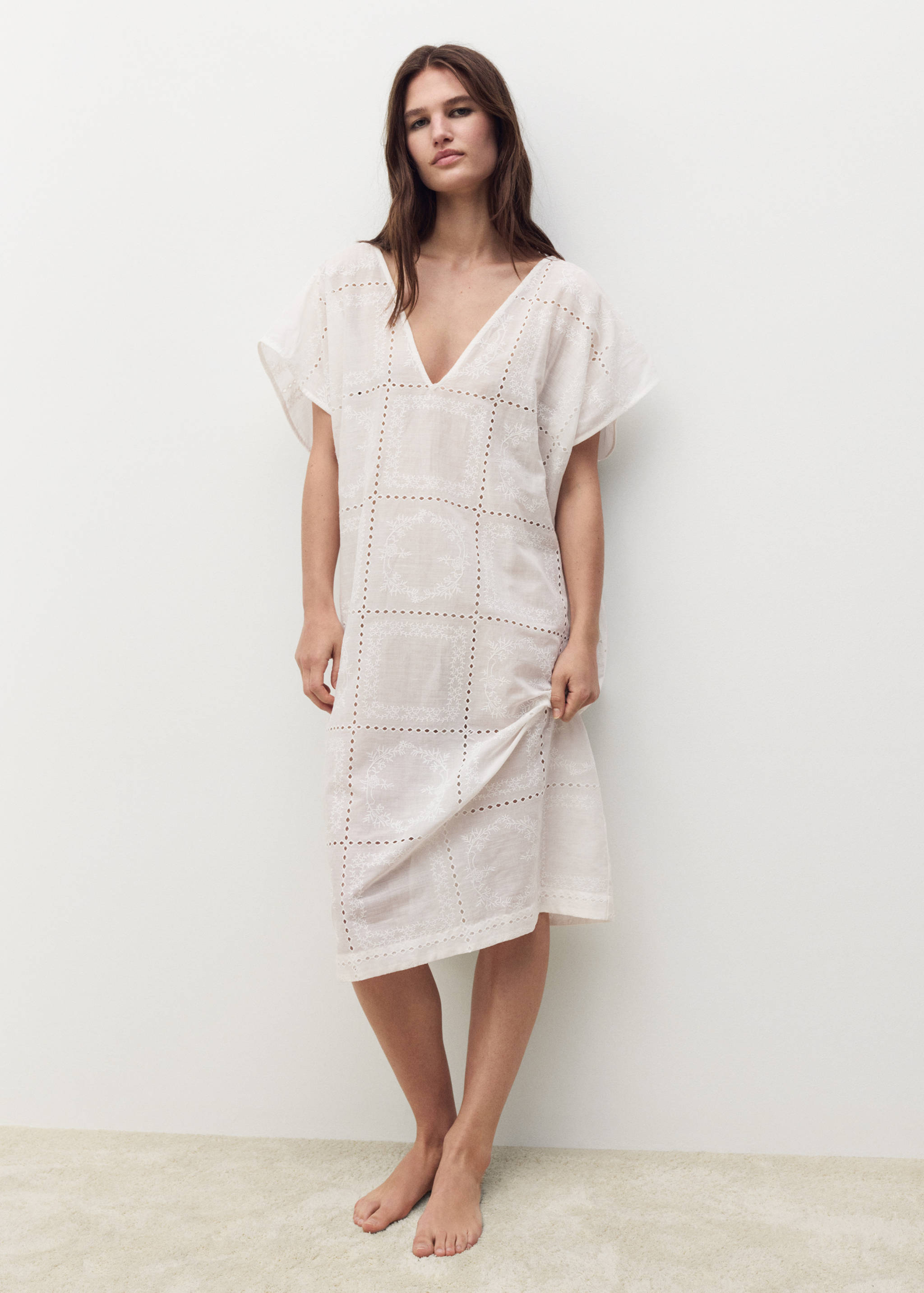 Caftán 100% ramio bordado - Plano general