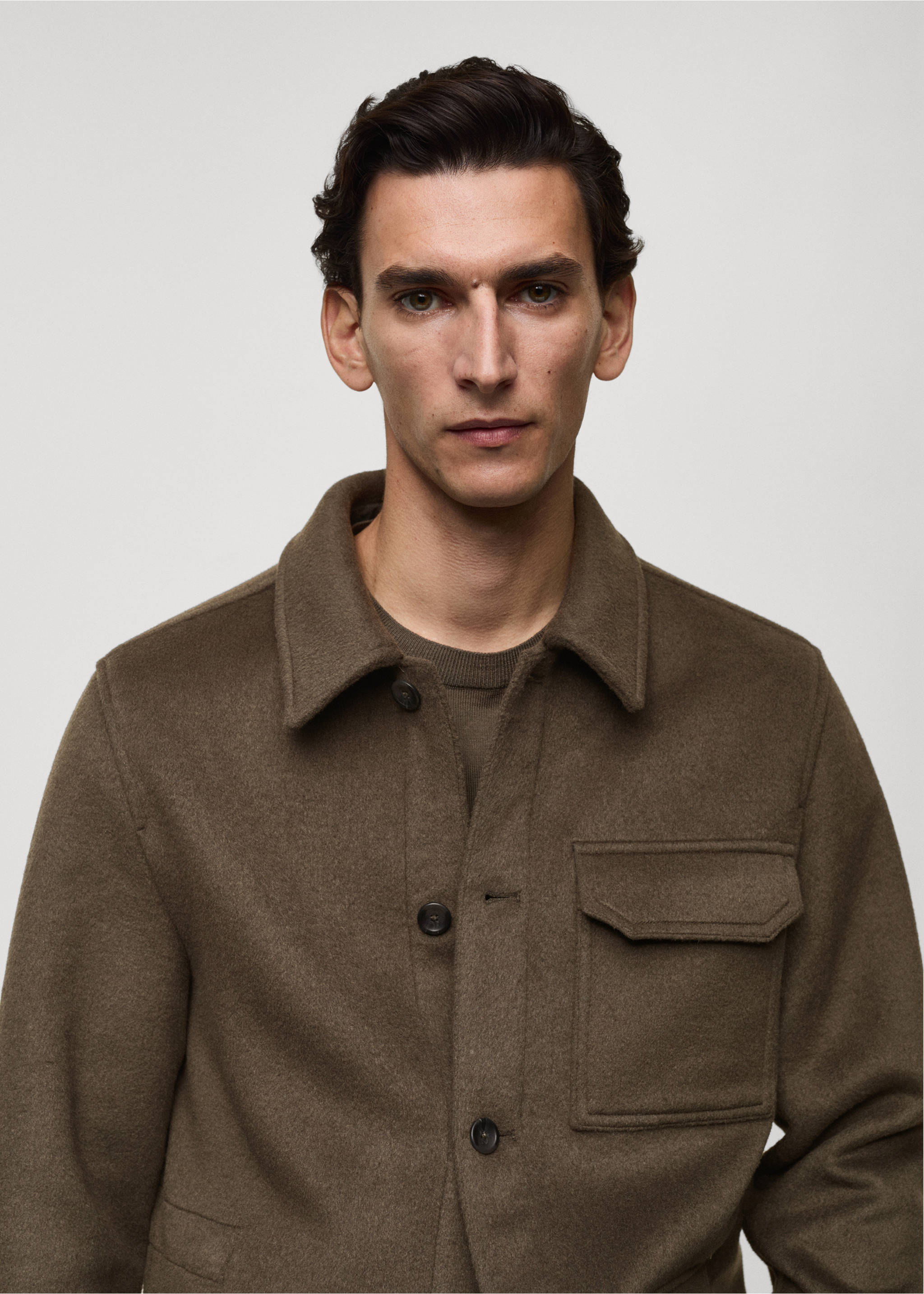 Flanell-Overshirt aus Wollgemisch - Detail des Artikels 1, Khaki. Ref: 87090573-00.
