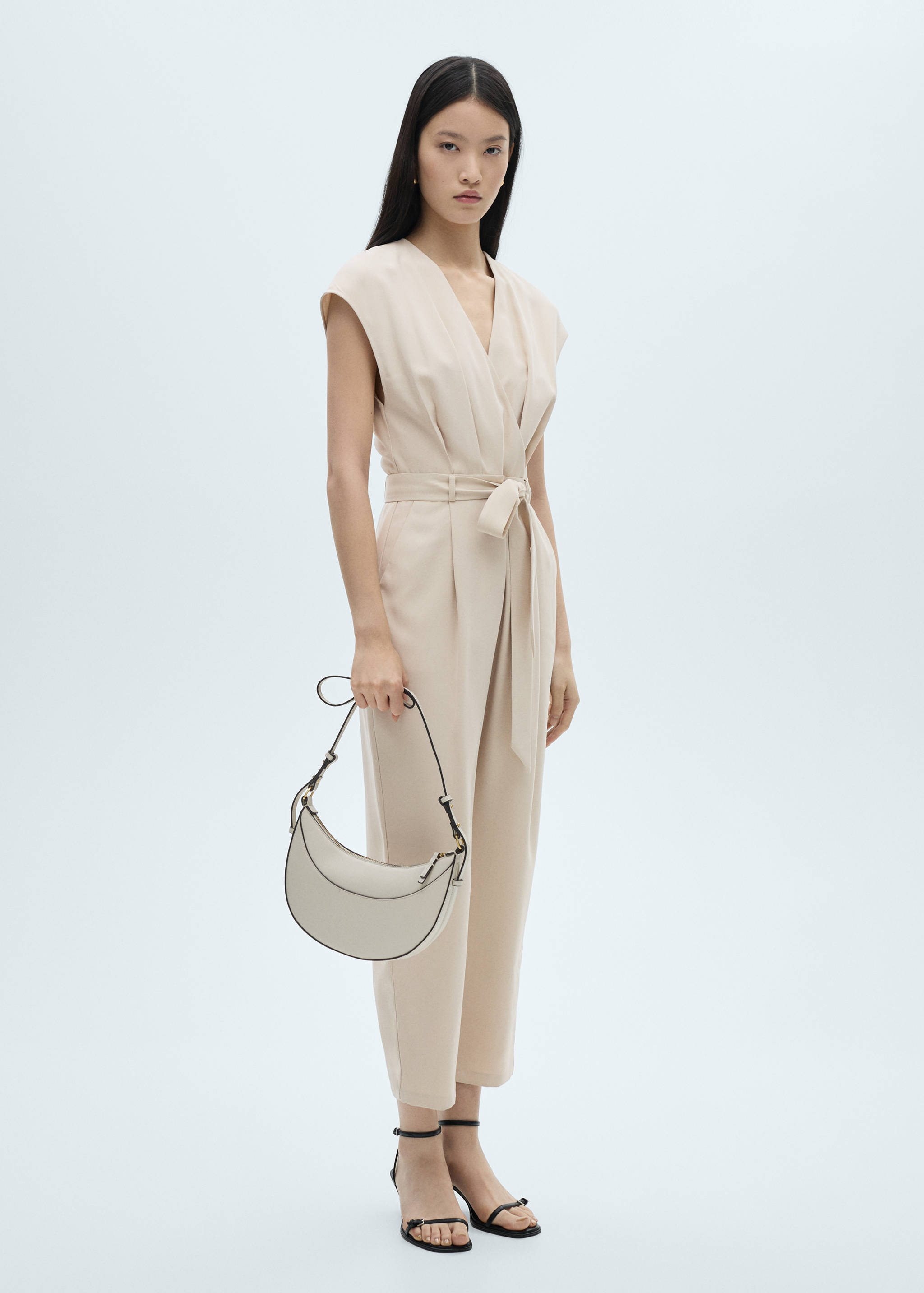 Mono cruzado cinturón - Plano general