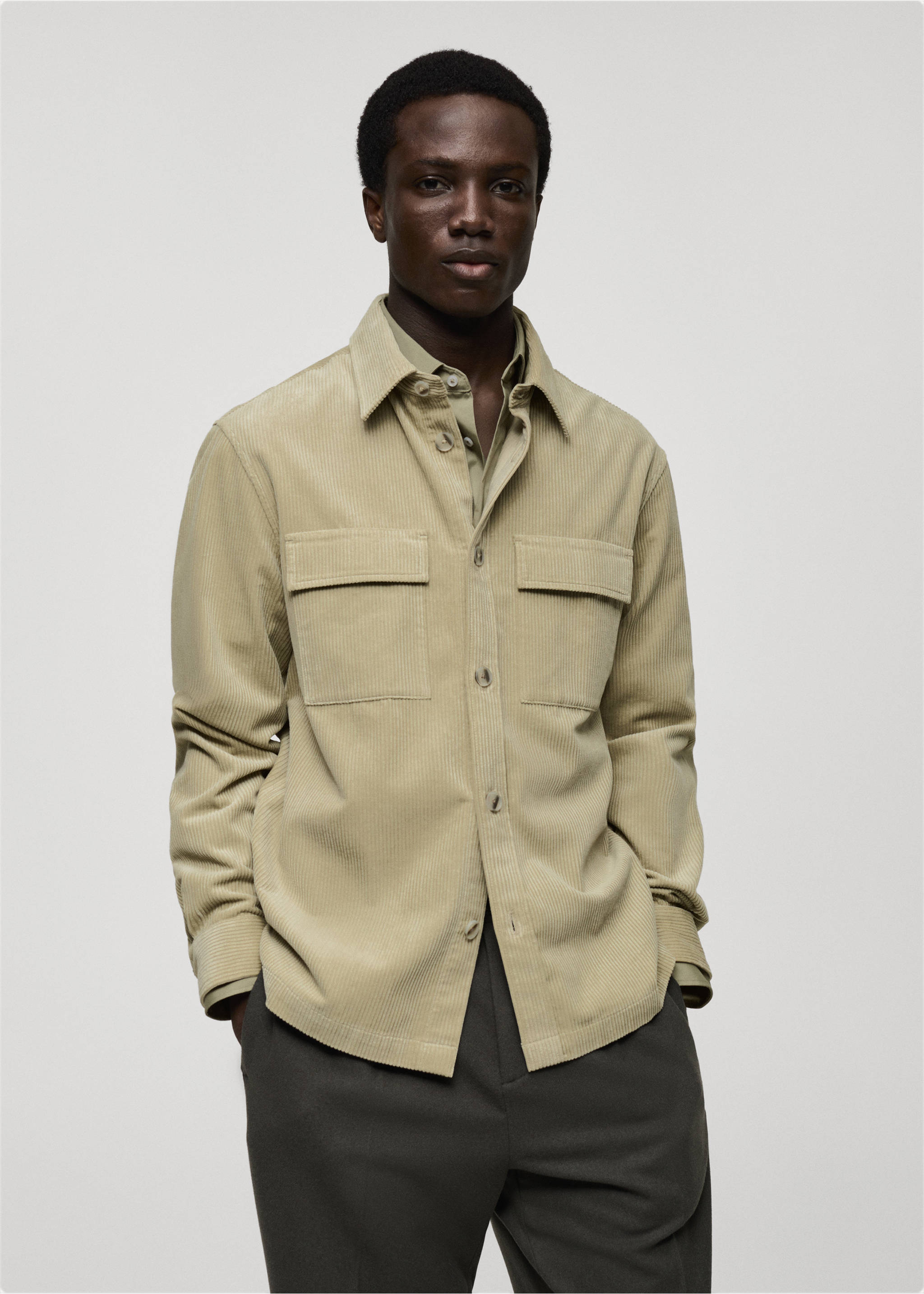 Corduroy overshirt with pockets - Medium plane, Pastel Green. Ref: 87090596-00.