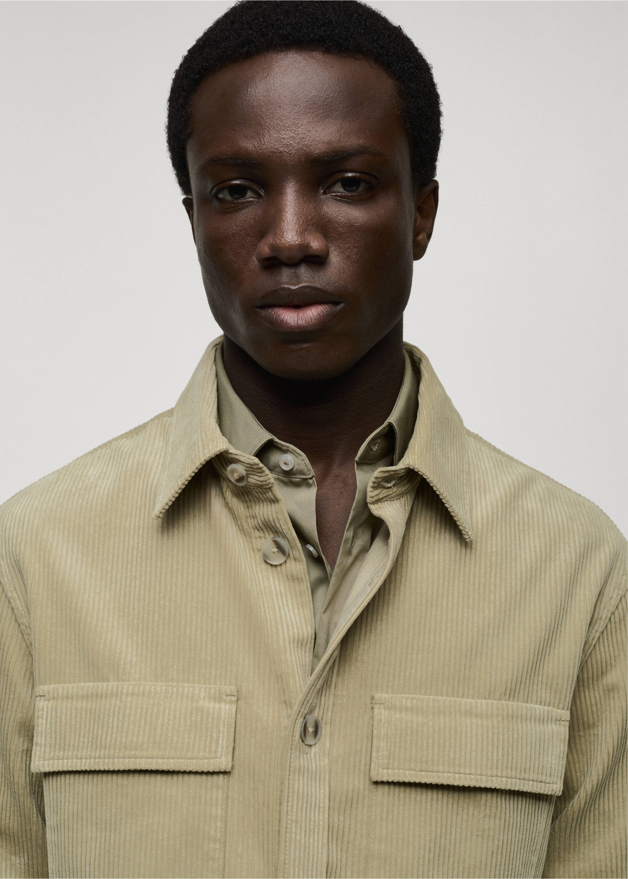 Corduroy overshirt with pockets - Details of the article 1, Pastel Green. Ref: 87090596-00.