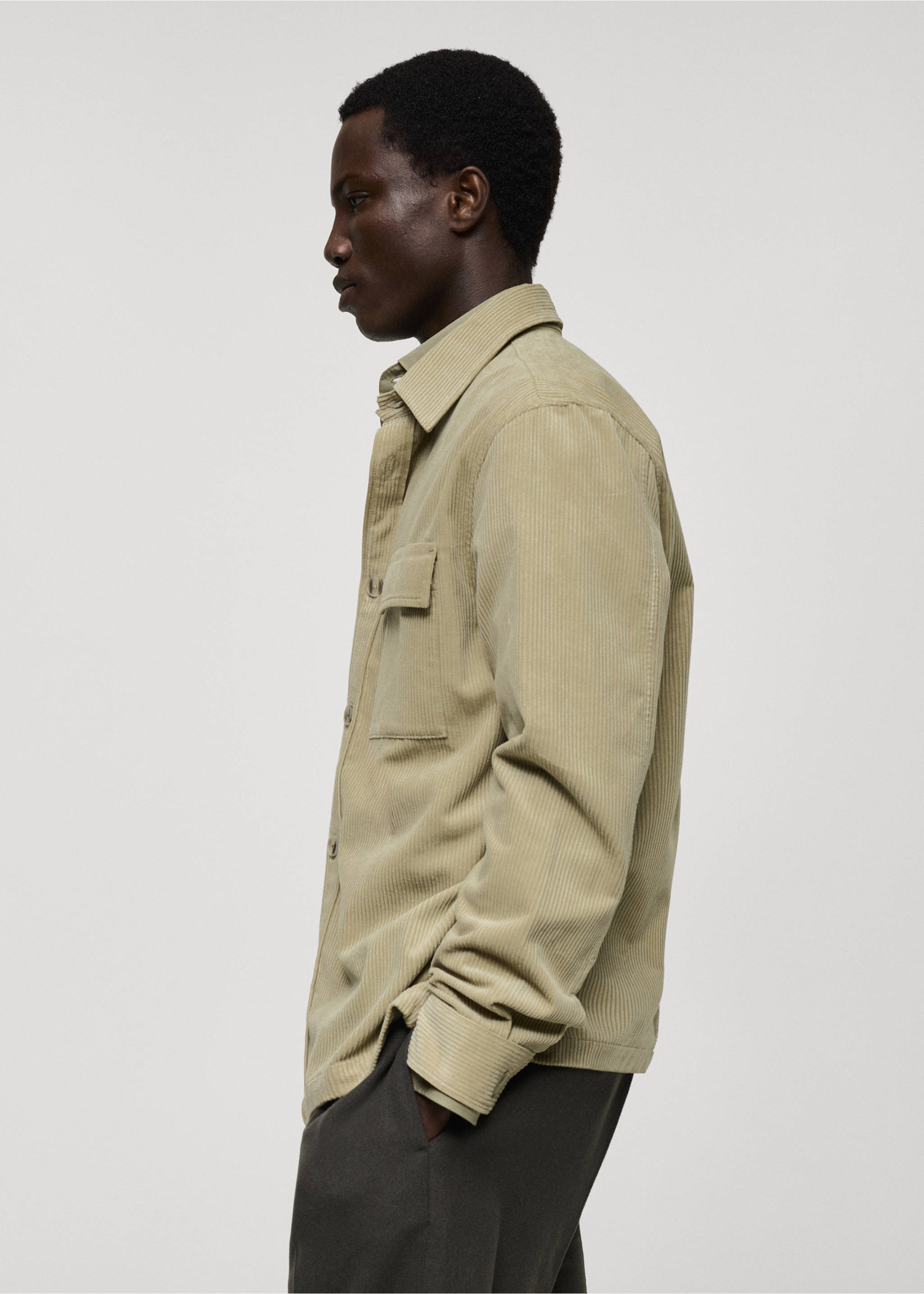 Corduroy overshirt with pockets - Details of the article 2, Pastel Green. Ref: 87090596-00.