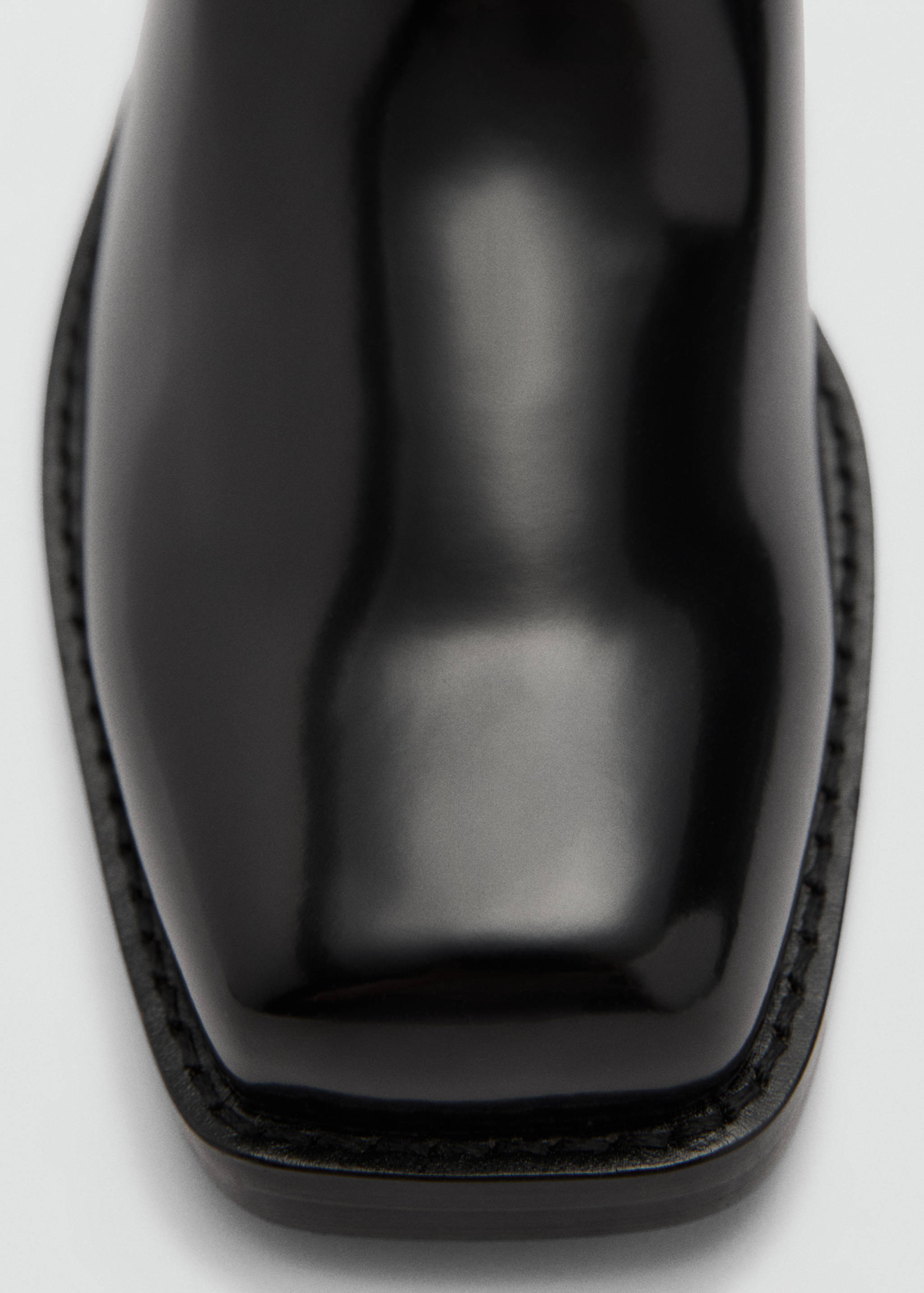 Vysoké boty s hranatou špičkou a metalickými detaily - Detail zboží 2