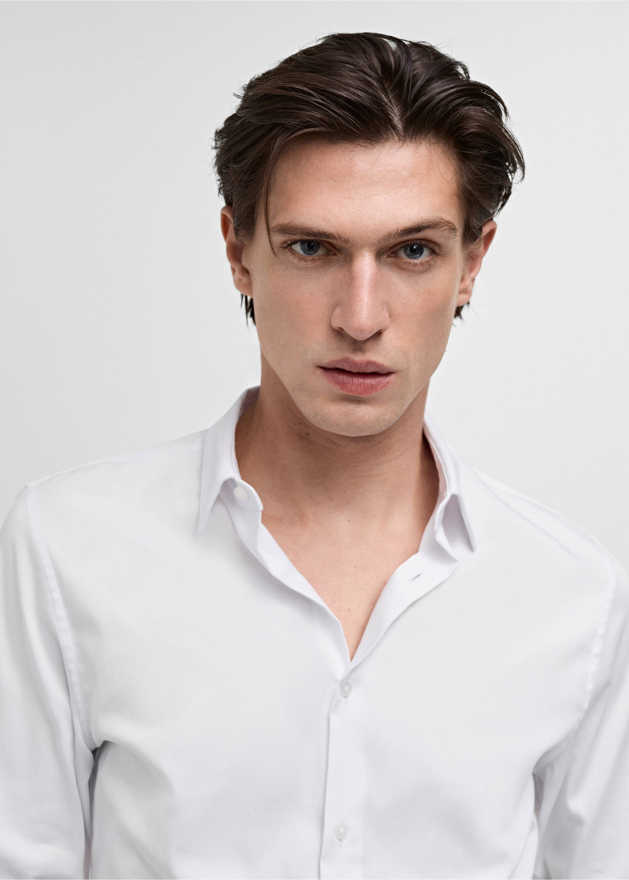 Slim Fit-Anzugshemd aus Baumwolle - Detail des Artikels 2, Weiß. Ref: 87090600-00.