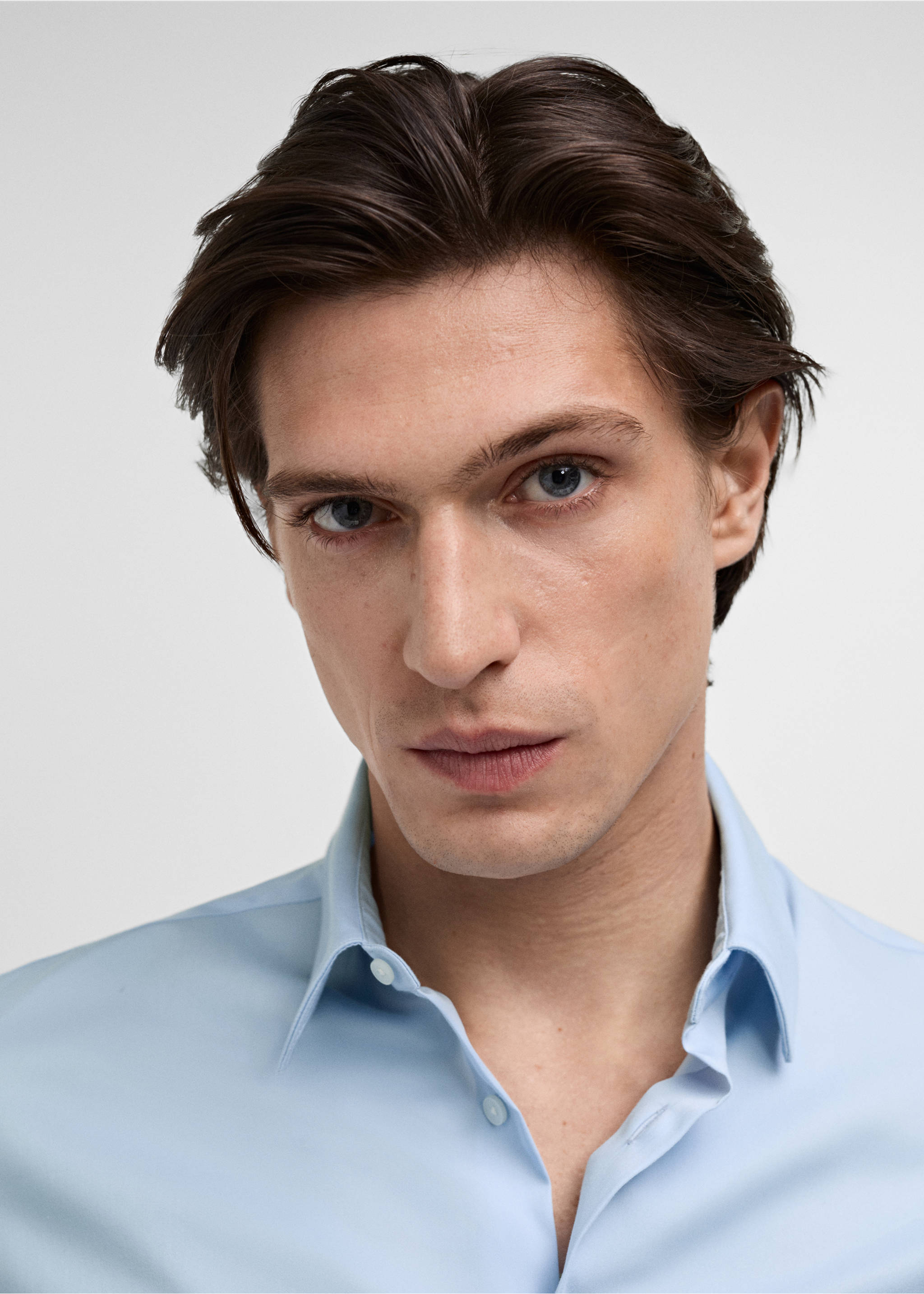 Slim Fit-Anzugshemd aus Baumwolle - Detail des Artikels 1, Himmelblau. Ref: 87090600-00.