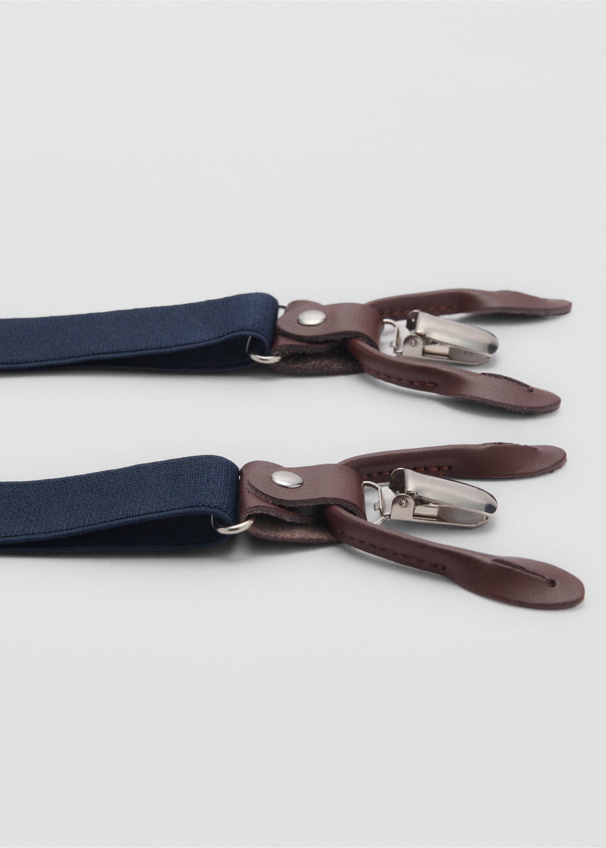 Adjustable elastic straps with leather details - Details of the article 2, Dark Navy. Ref: 87090602-00.