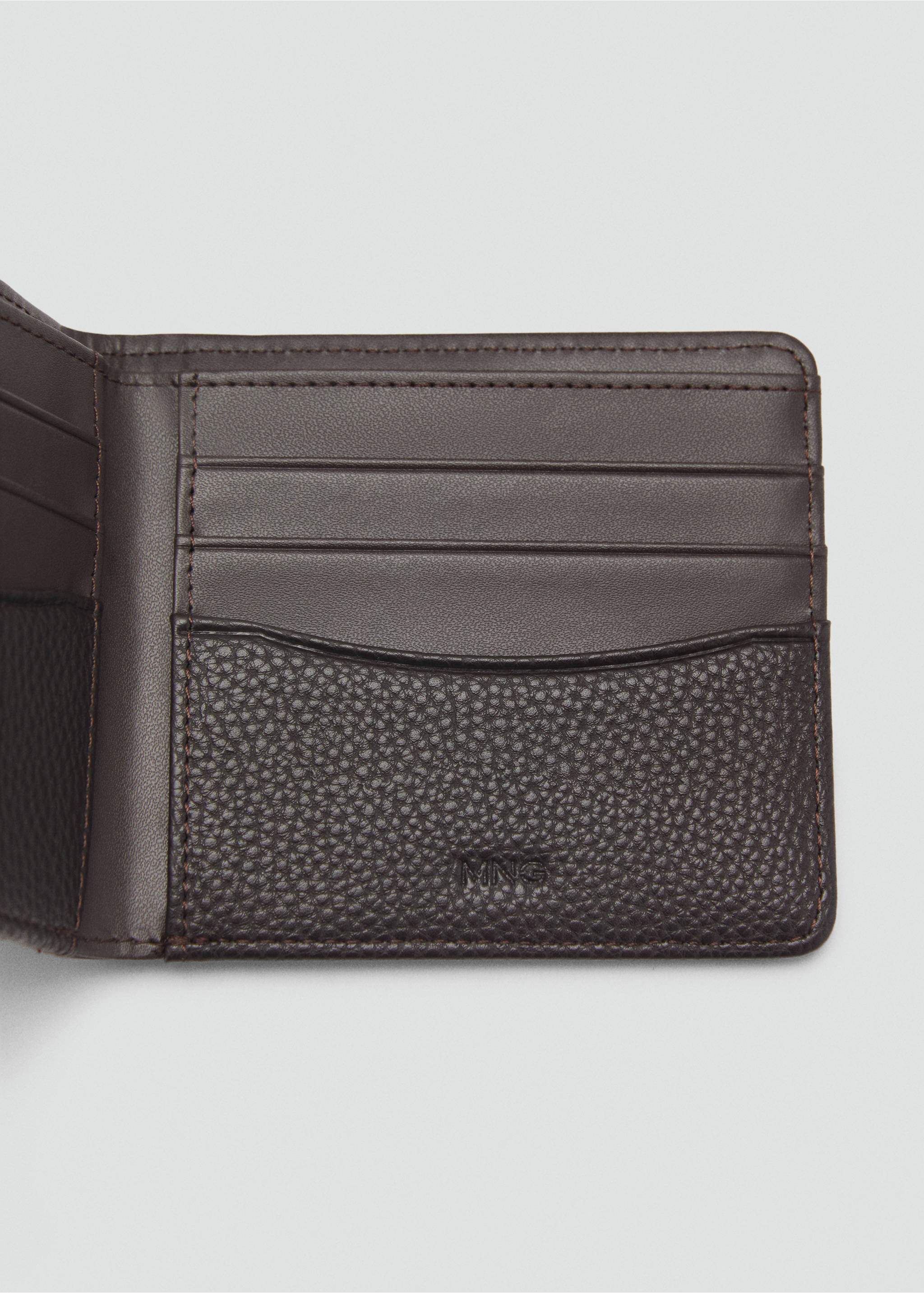 Wallet with embossed effect - Medium plane, Brown. Ref: 87090603-00.