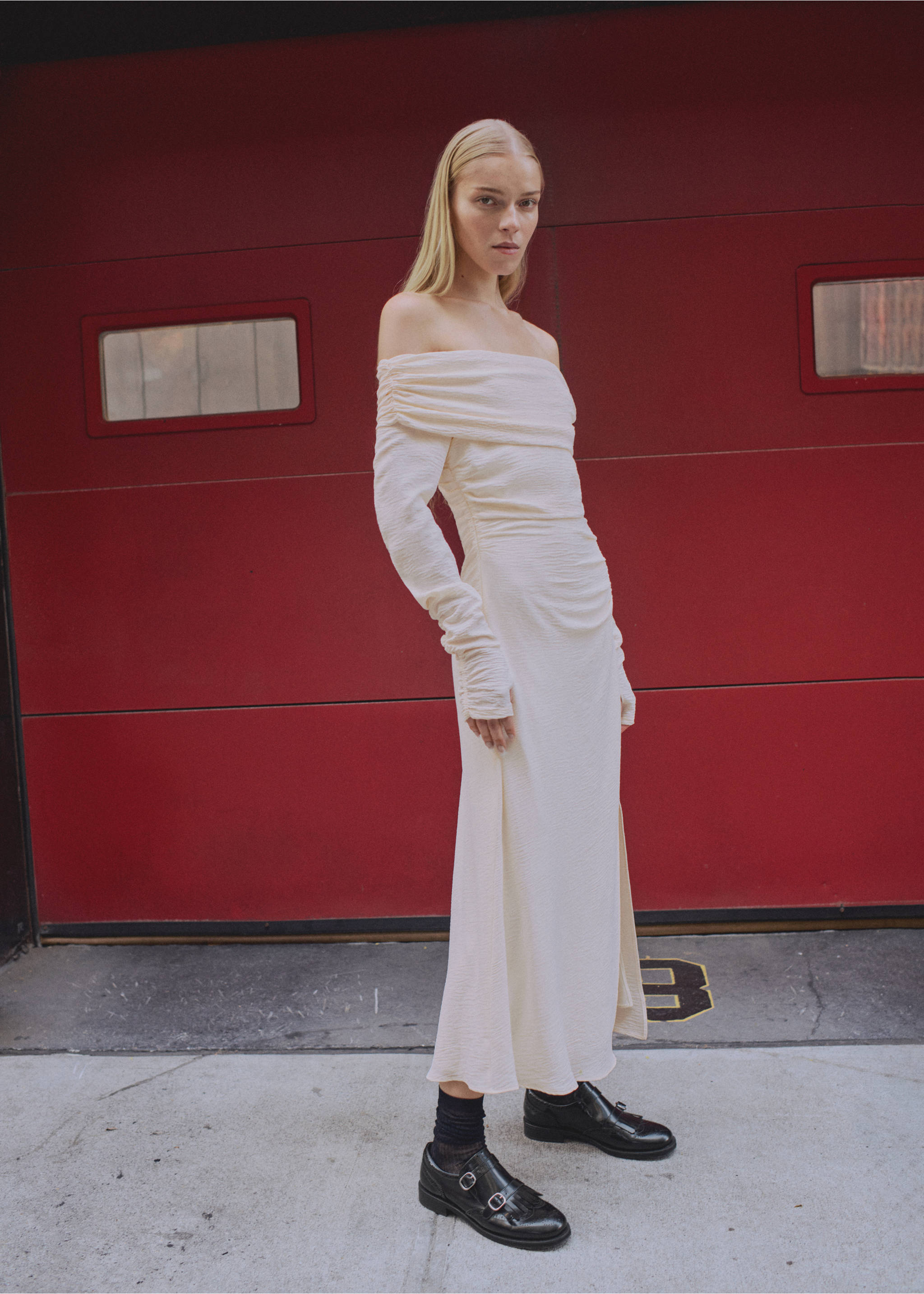 Off-the-shoulder draped dress - General plane, White. Ref: 87090608-00.