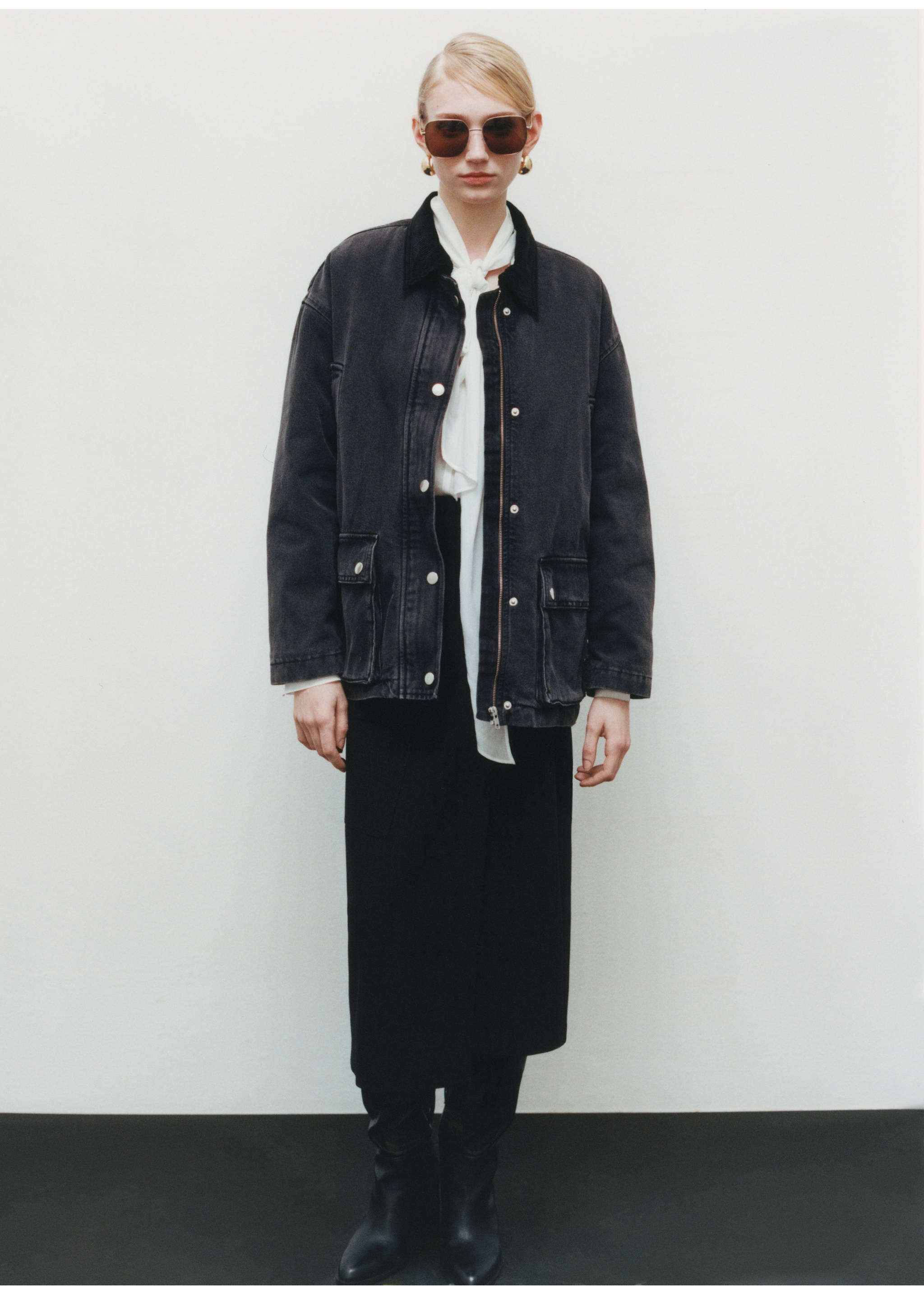 Midi skirt with buckle detail - Details of the article 7, Black. Ref: 87090623-00.