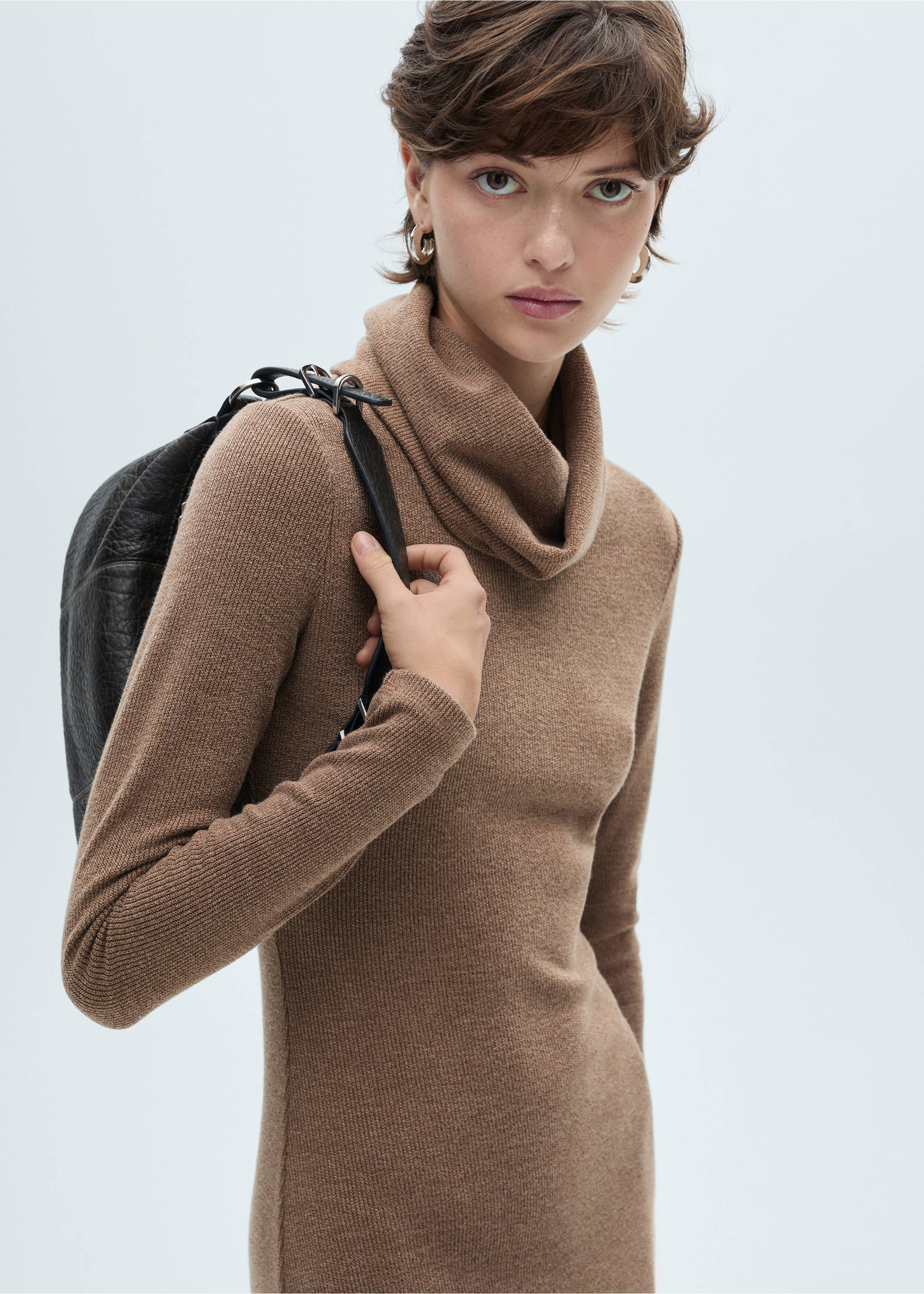 Knitted turtleneck dress - Details of the article 2, Brown. Ref: 87090625-00.