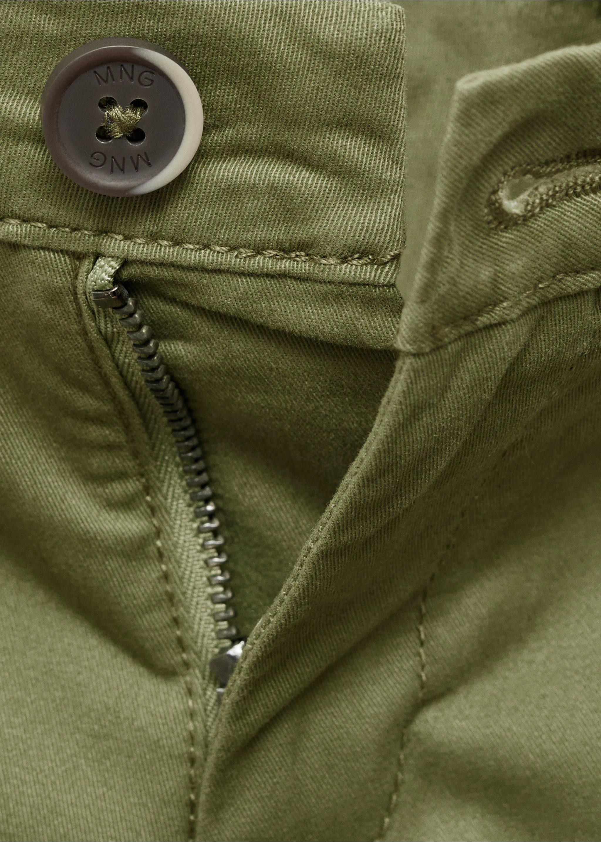 Chinohose aus Baumwolle - Detail des Artikels 8, Khaki. Ref: 87090626-00.