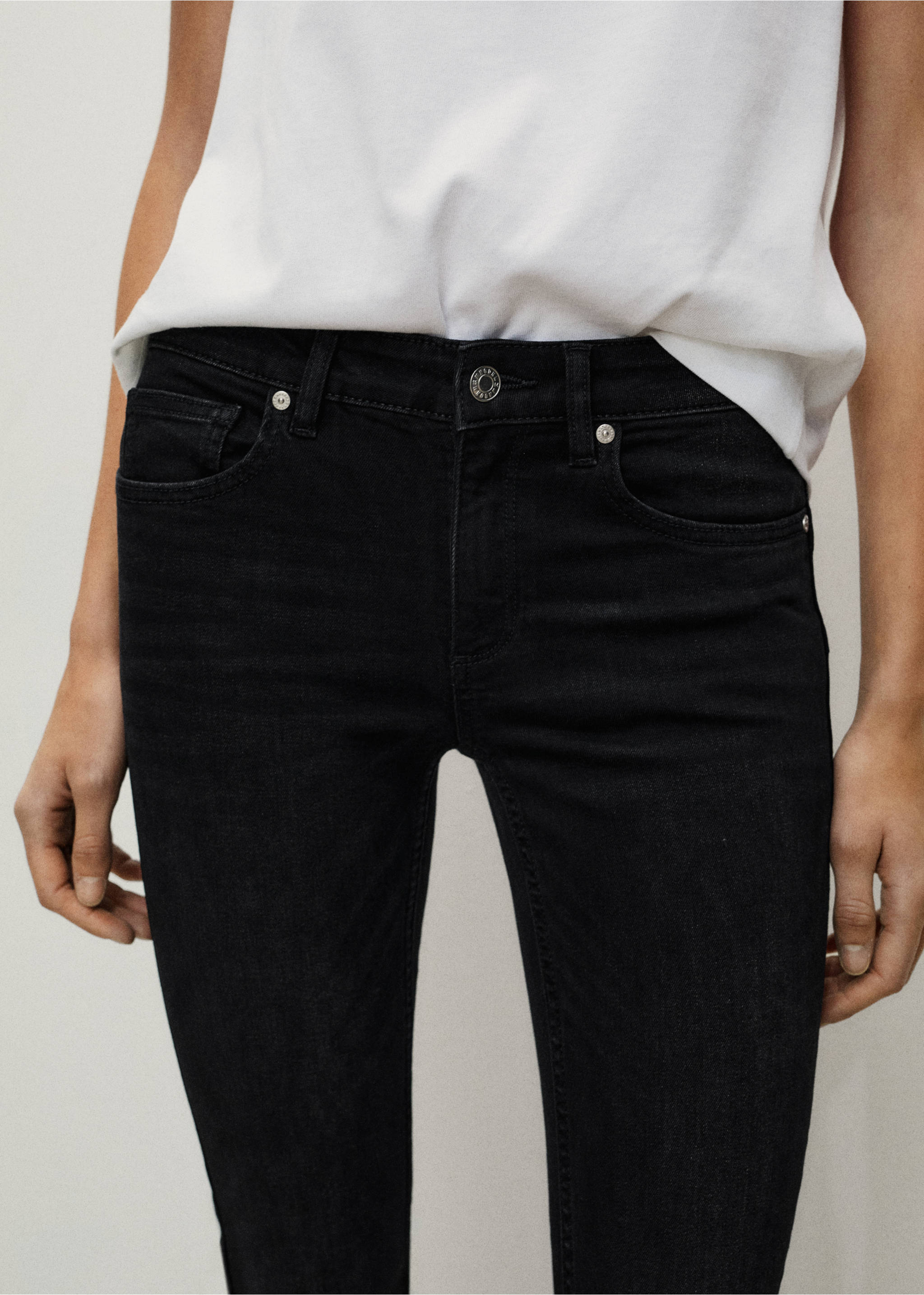 Push-up low-rise skinny jeans - Details of the article 3, Black denim. Ref: 87090648-00.