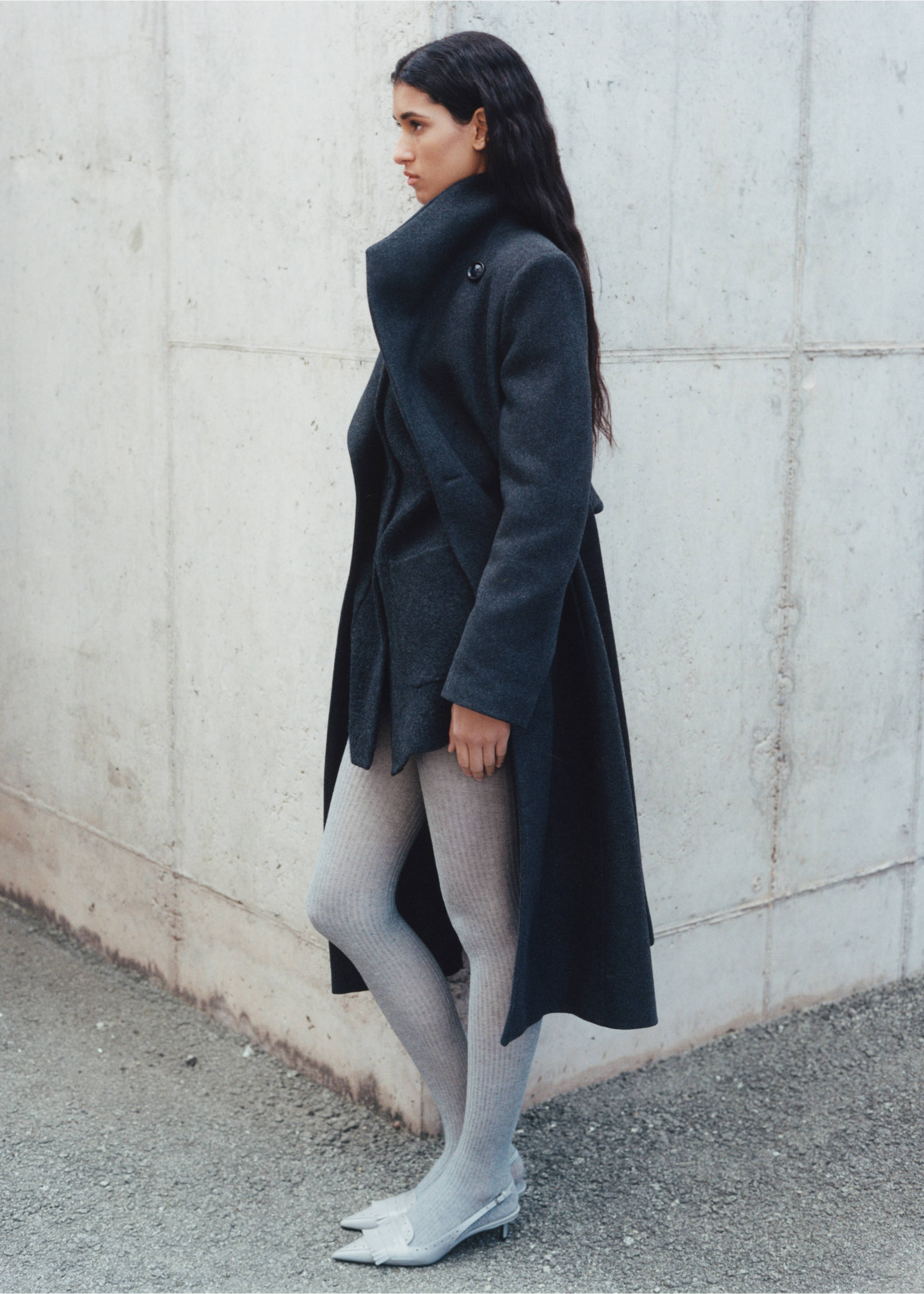 Woollen coat with belt - Details of the article 9, Grey. Ref: 87090649-00.