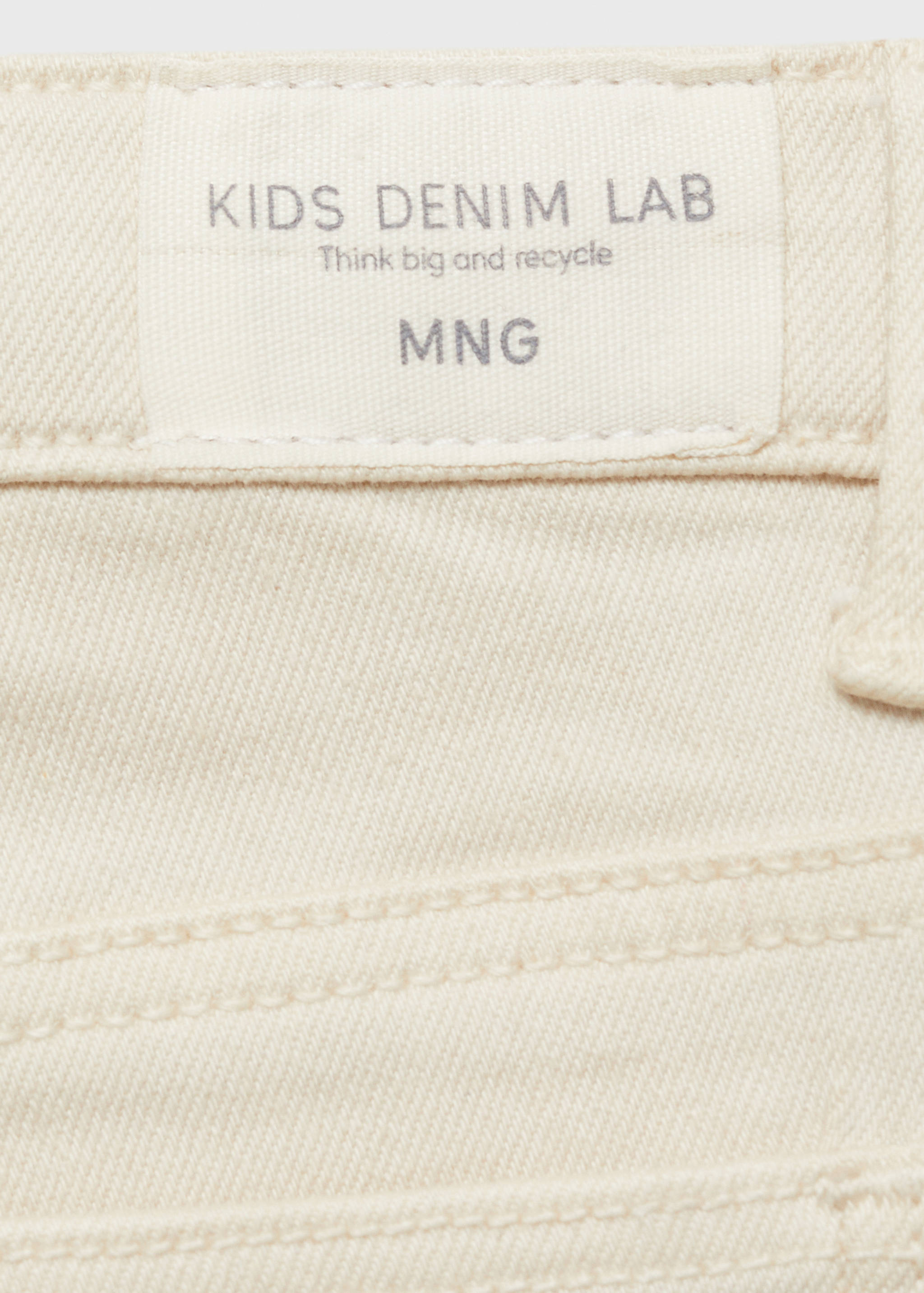 Flared jeans with pocket - Details of the article 0