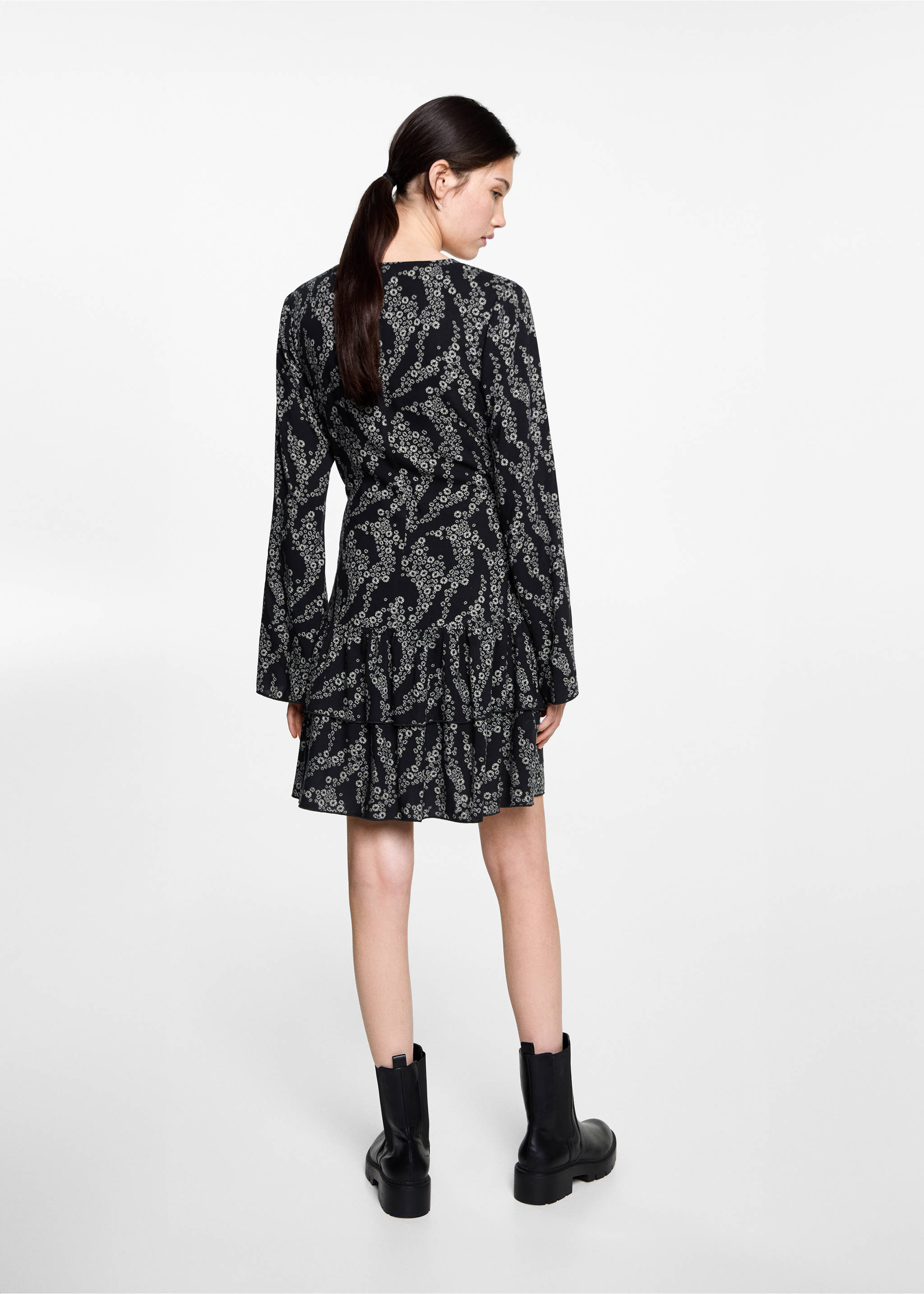 Kleid mit Blumendruck - Rückseite des Artikels, Schwarz. Ref: 87091512-00.