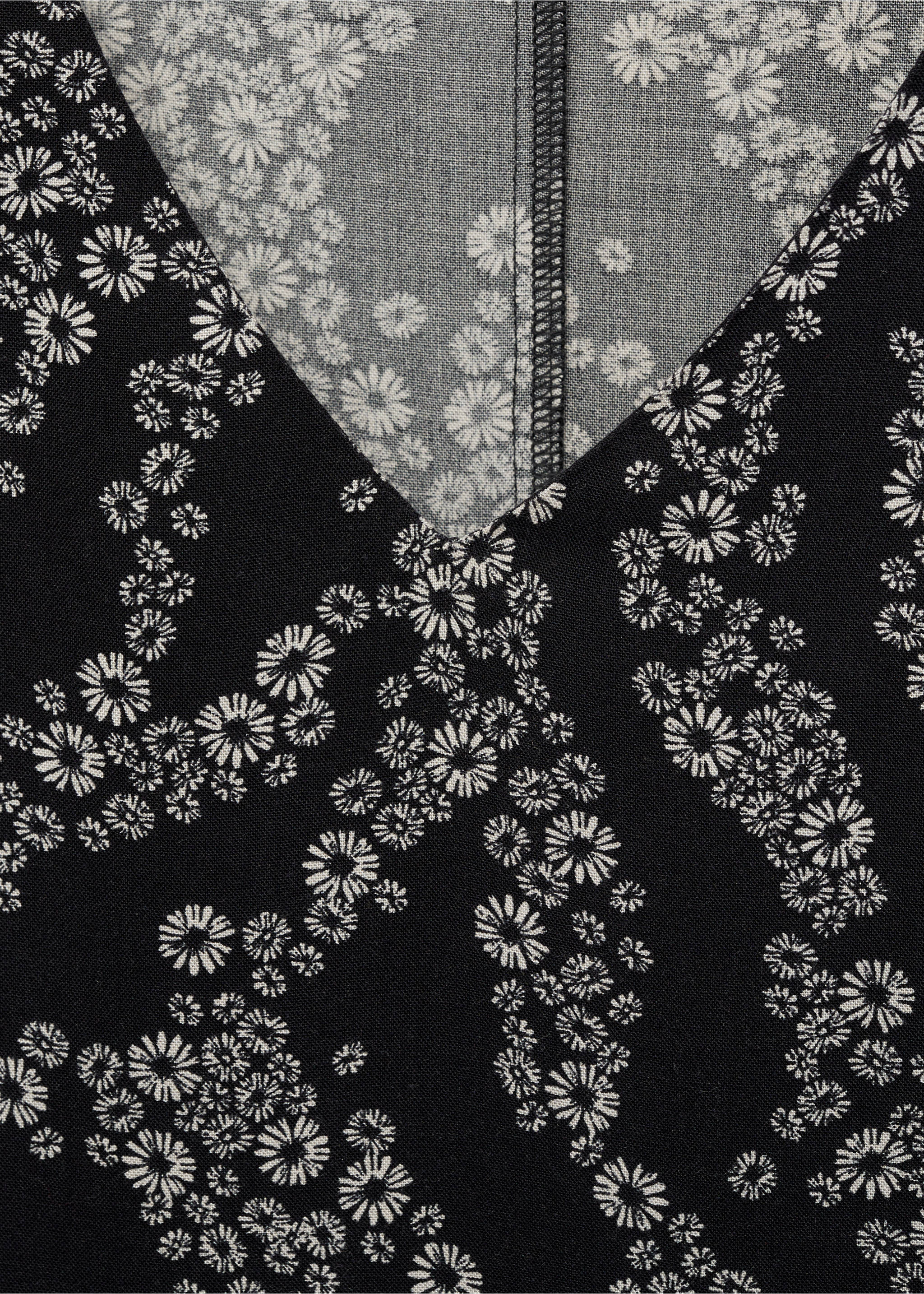 Kleid mit Blumendruck - Detail des Artikels 8, Schwarz. Ref: 87091512-00.