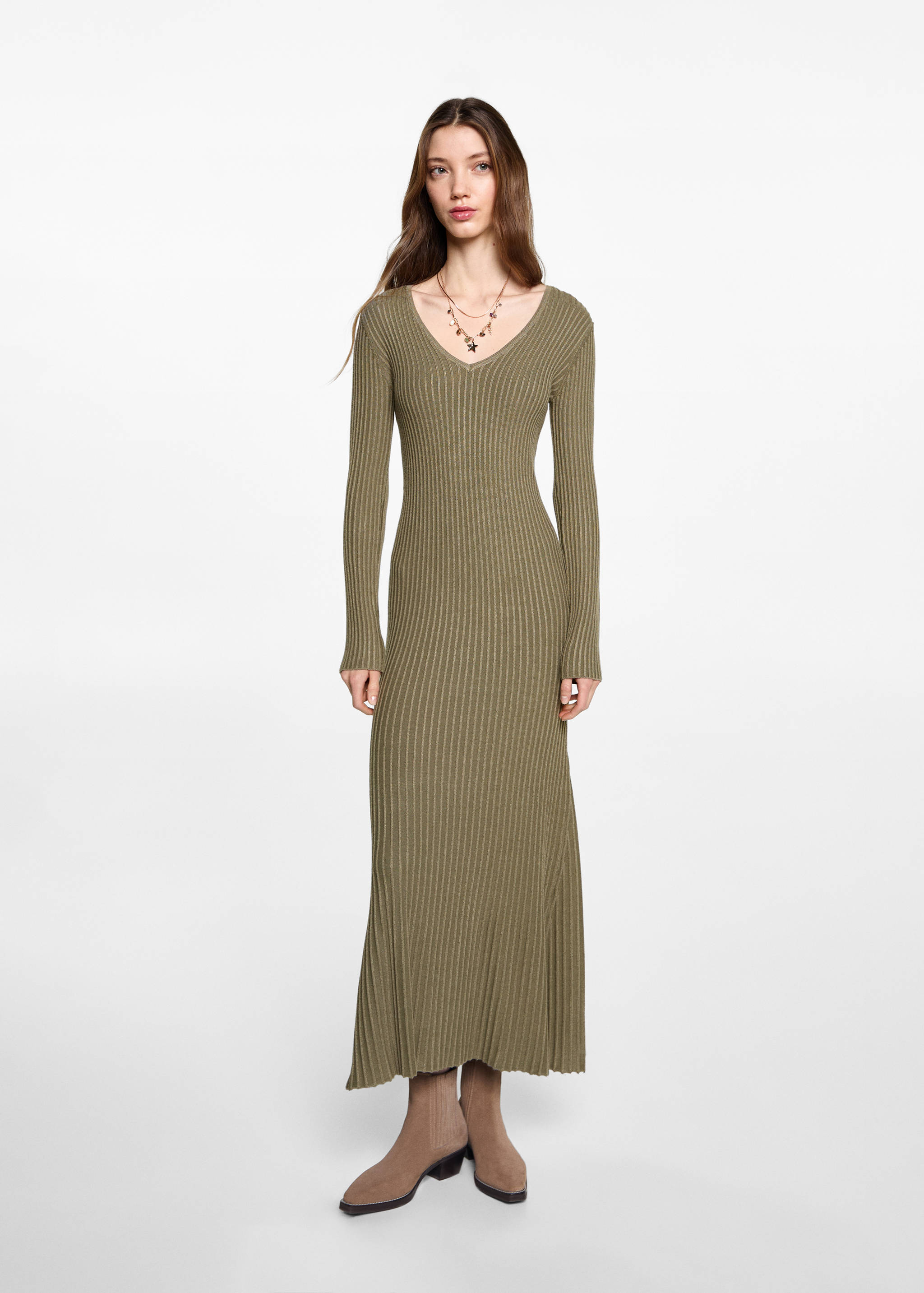 Vestido comprido acampanado - Plano geral