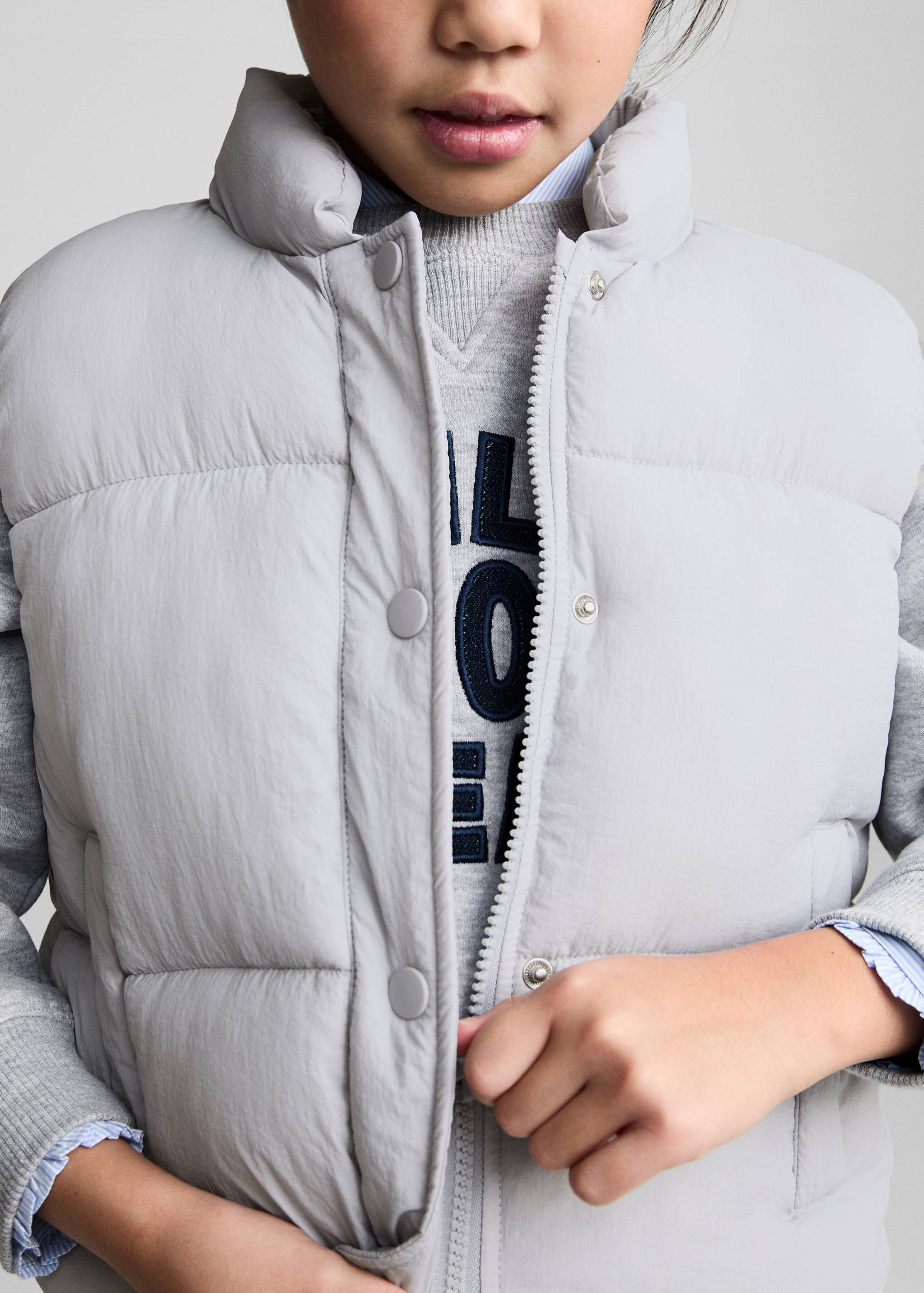 Quilted gilet with buttons - Details of the article 6