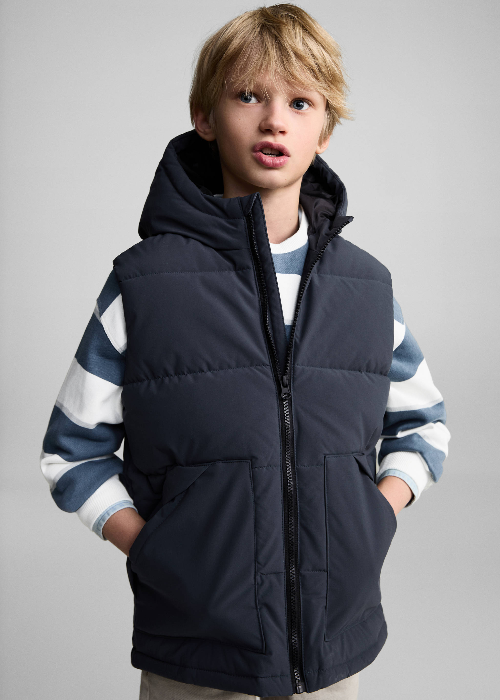 Quilted gilet with hood - Medium plane
