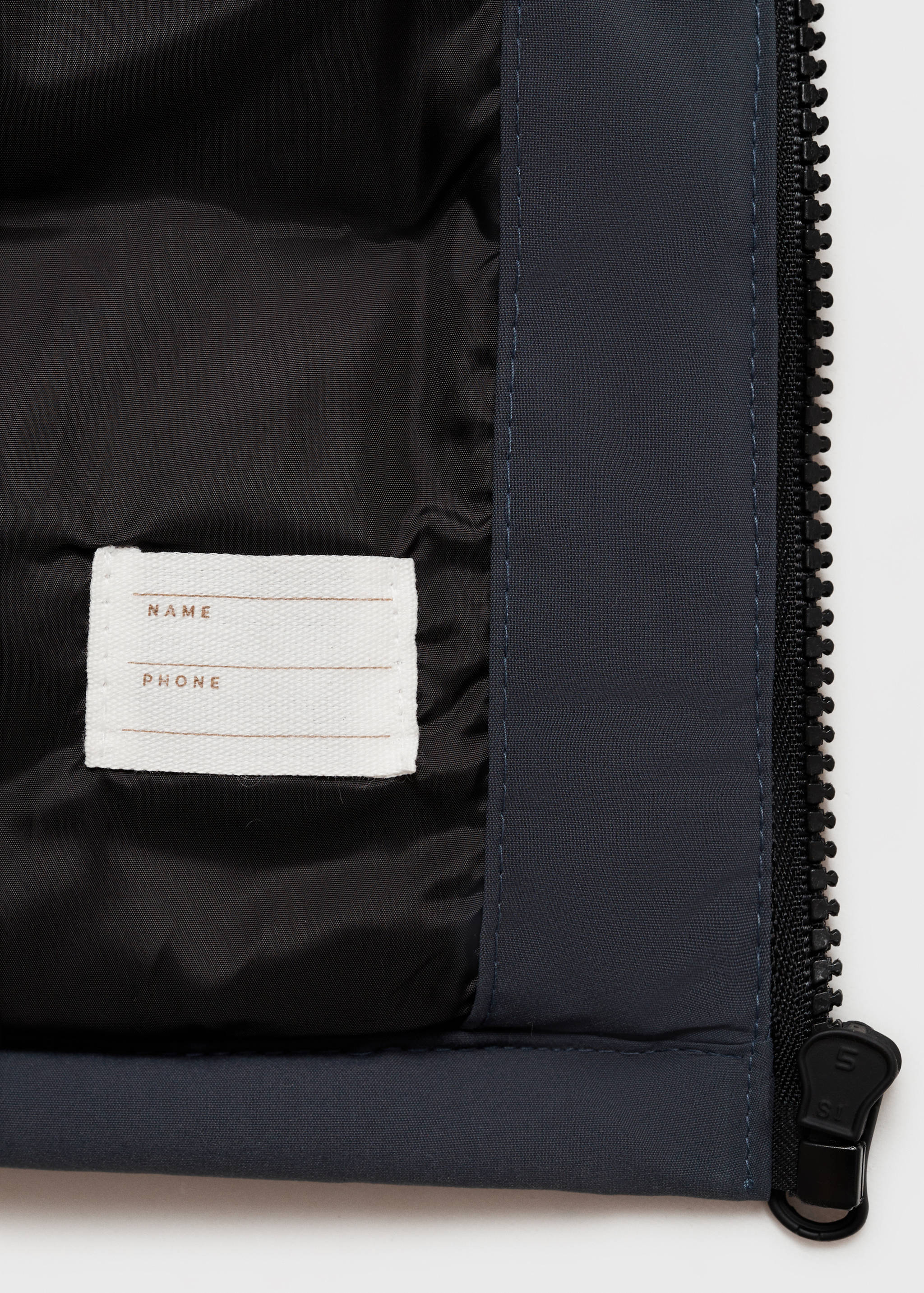 Quilted gilet with hood - Details of the article 8