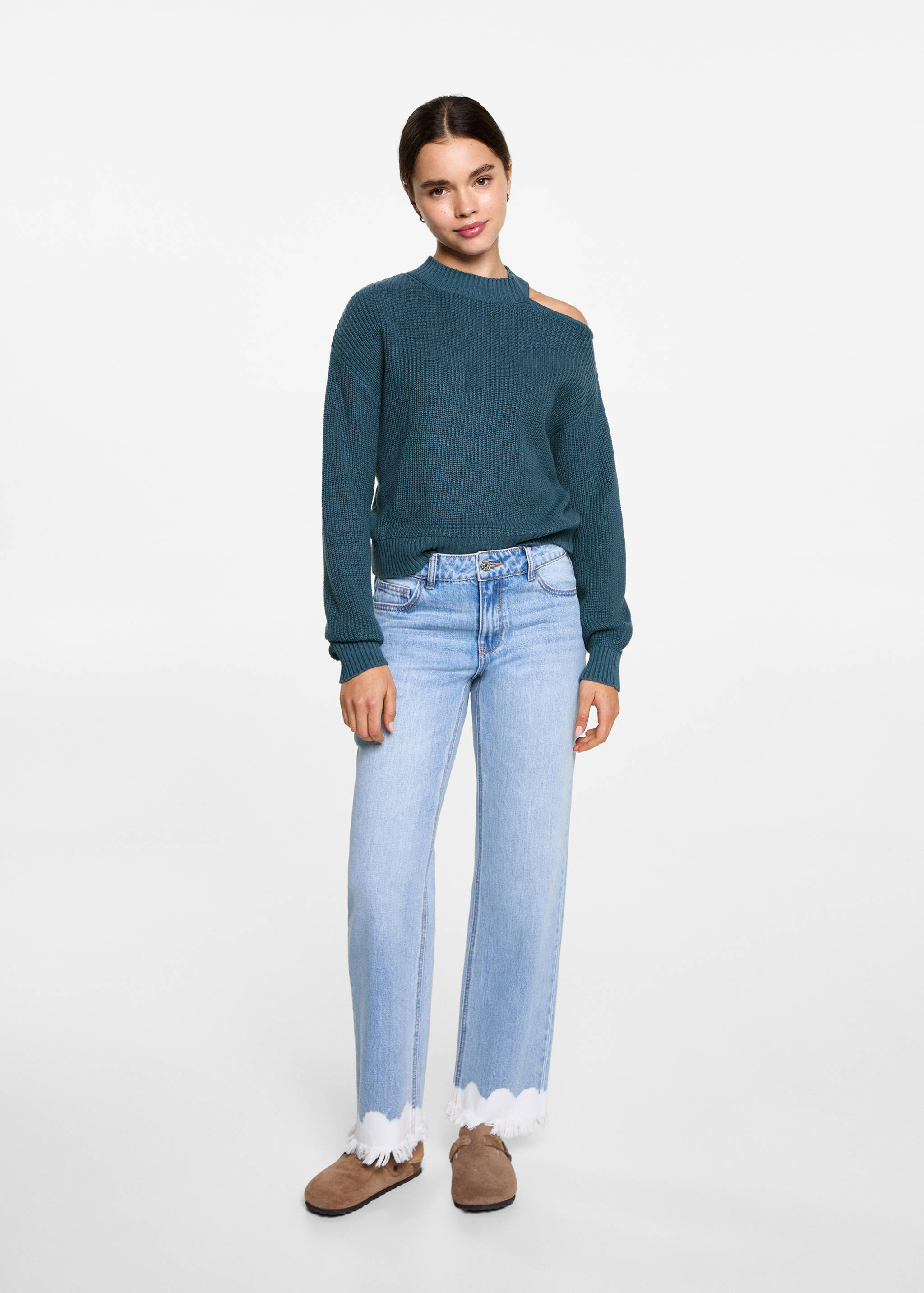 Asymmetrical sweater with shoulder opening - General plane
