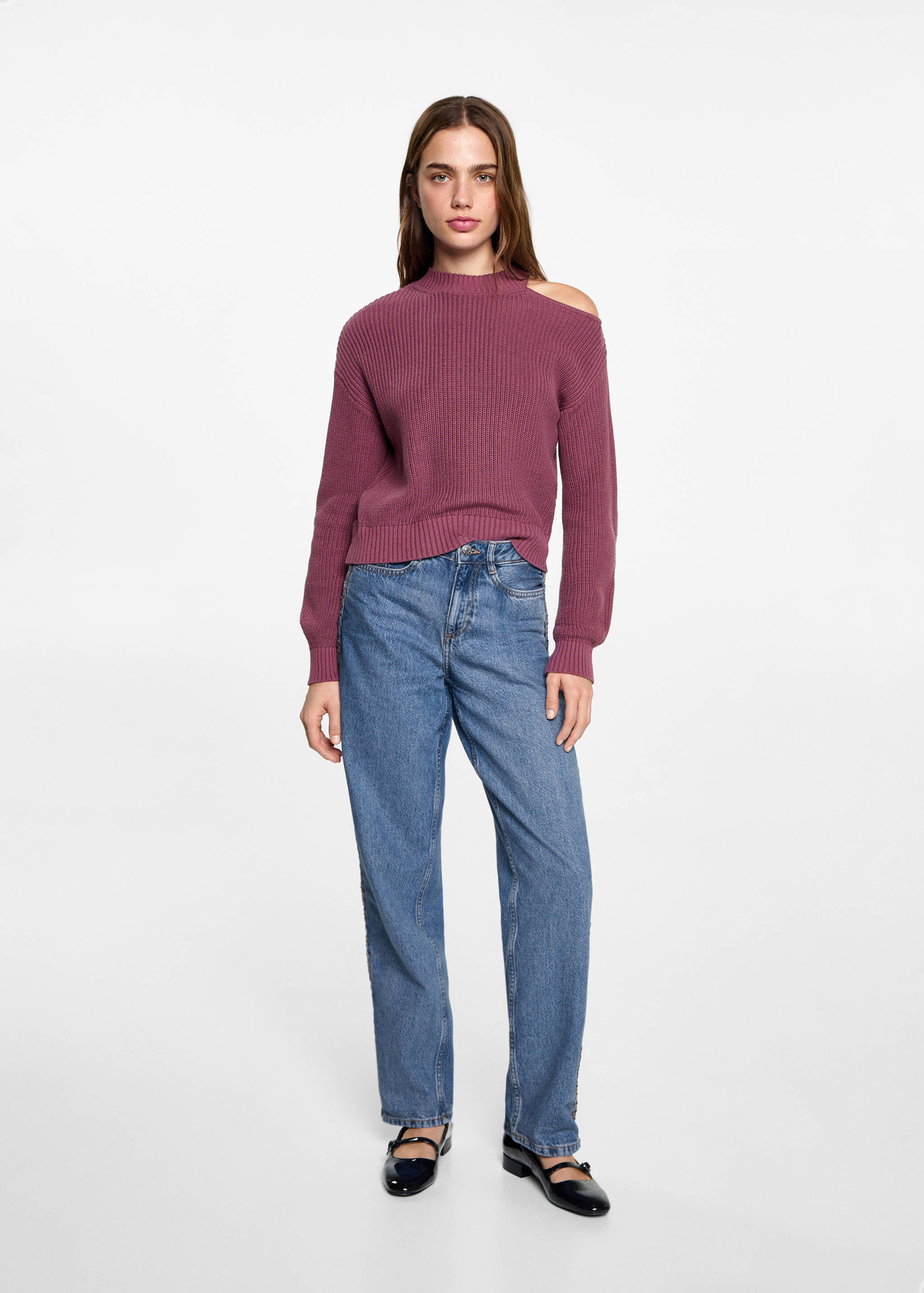 Asymmetrical sweater with shoulder opening - General plane
