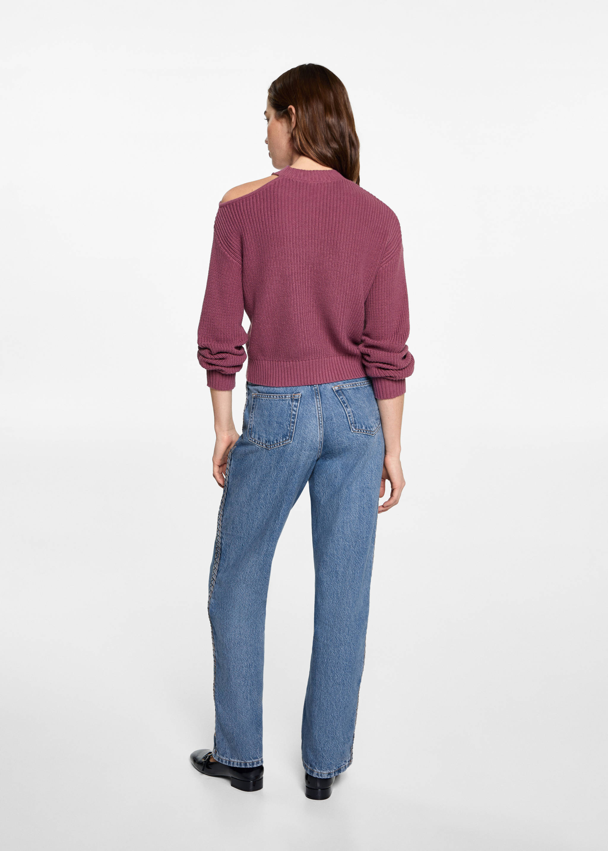 Asymmetrical sweater with shoulder opening - Reverse of the article