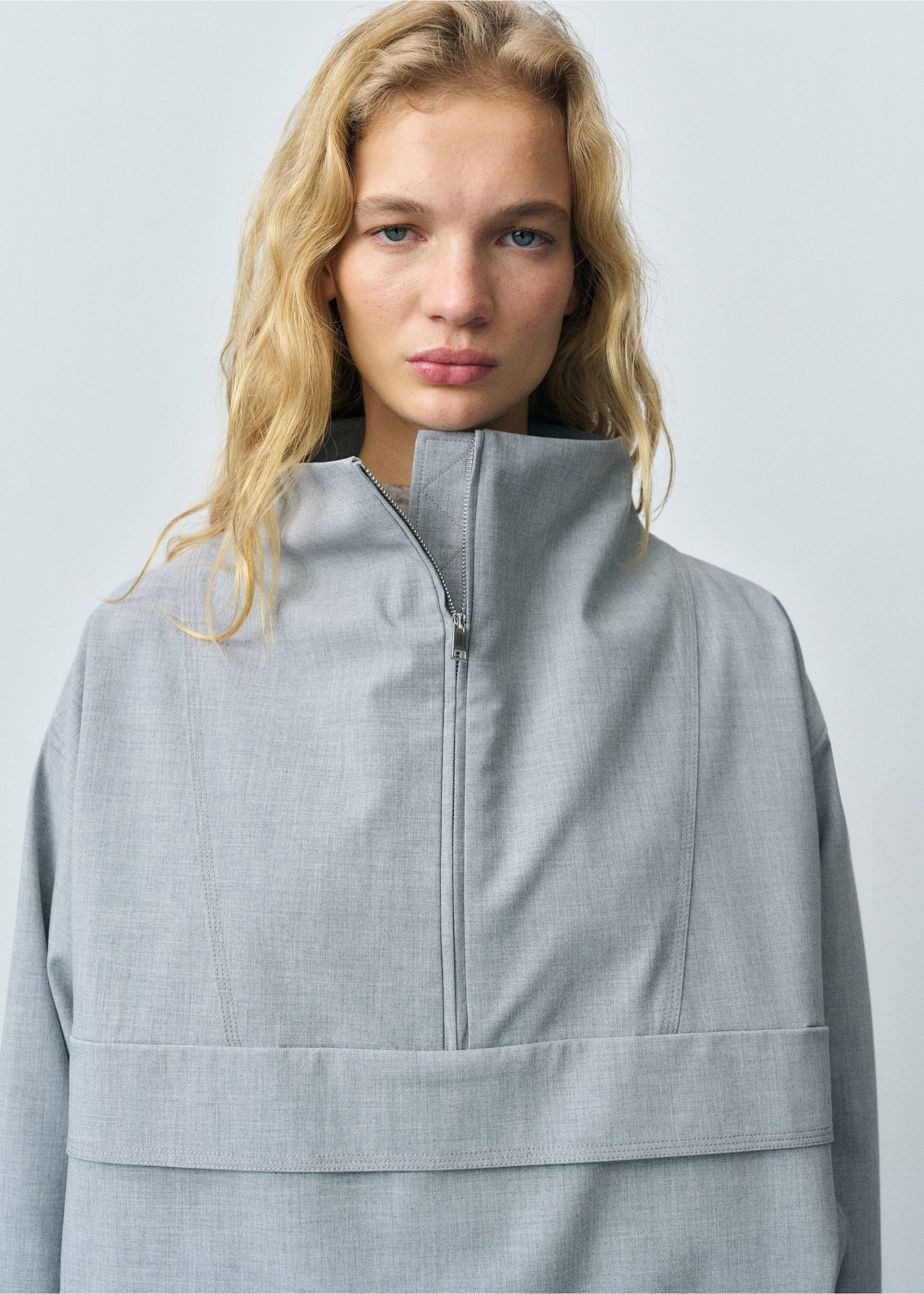 Oversized parka with zip - Details of the article 1, Grey. Ref: 87092538-00.