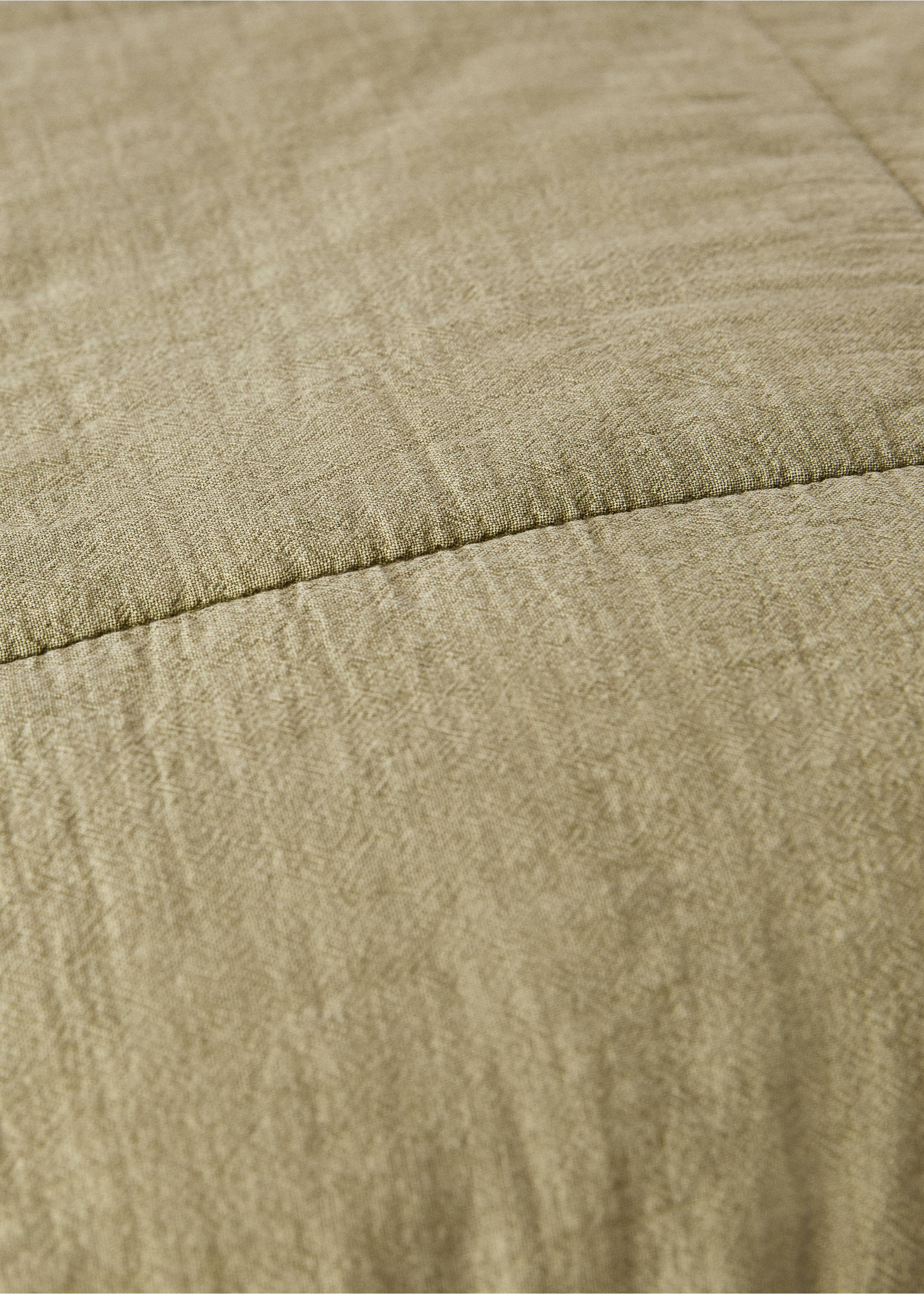 Garment-dyed cotton cushion cover with checks 50x50 cm - Details of the article 2, Khaki. Ref: 87092908-00.