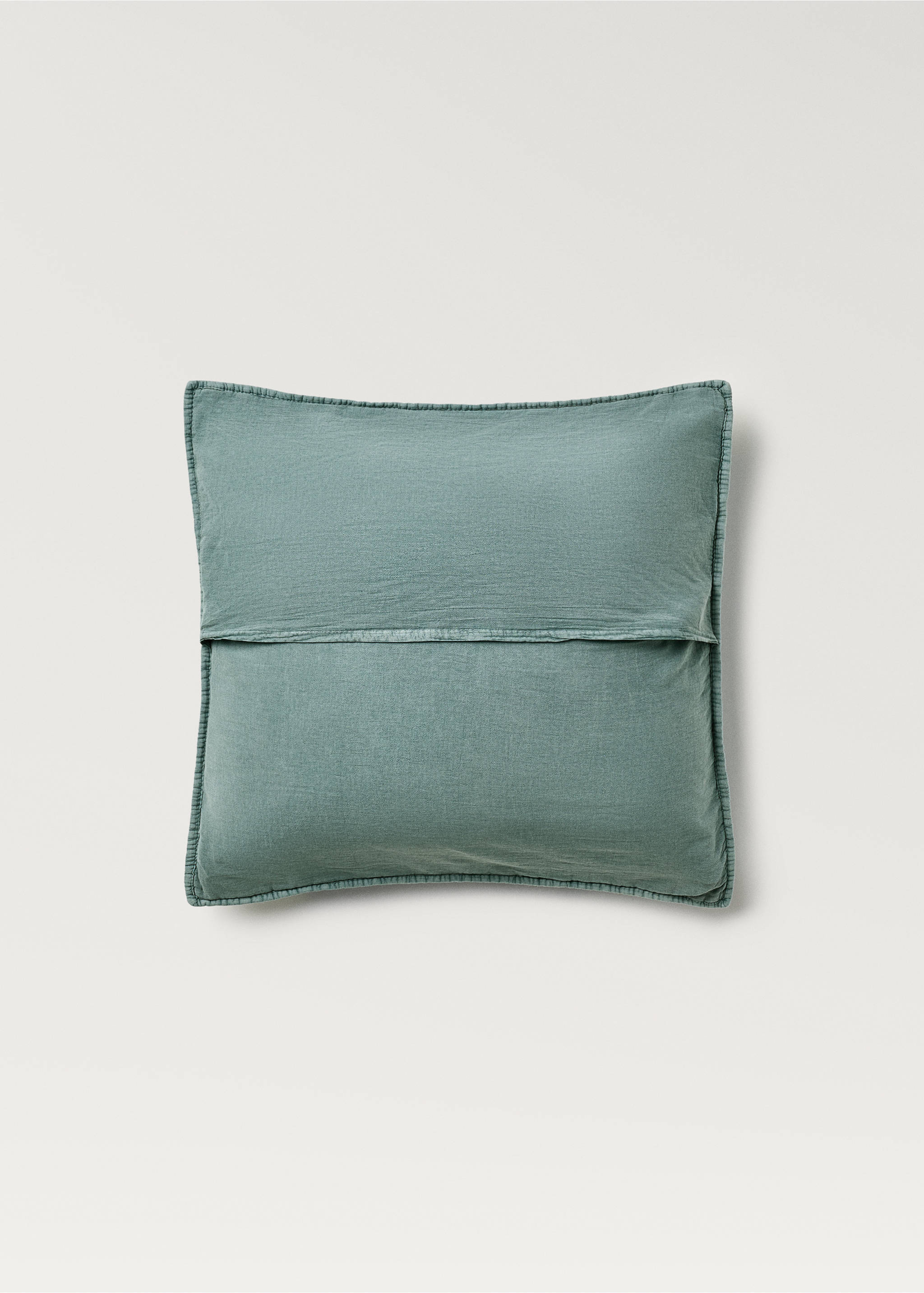Garment-dyed cotton cushion cover with checks 50x50 cm - Details of the article 1, Green. Ref: 87092908-00.