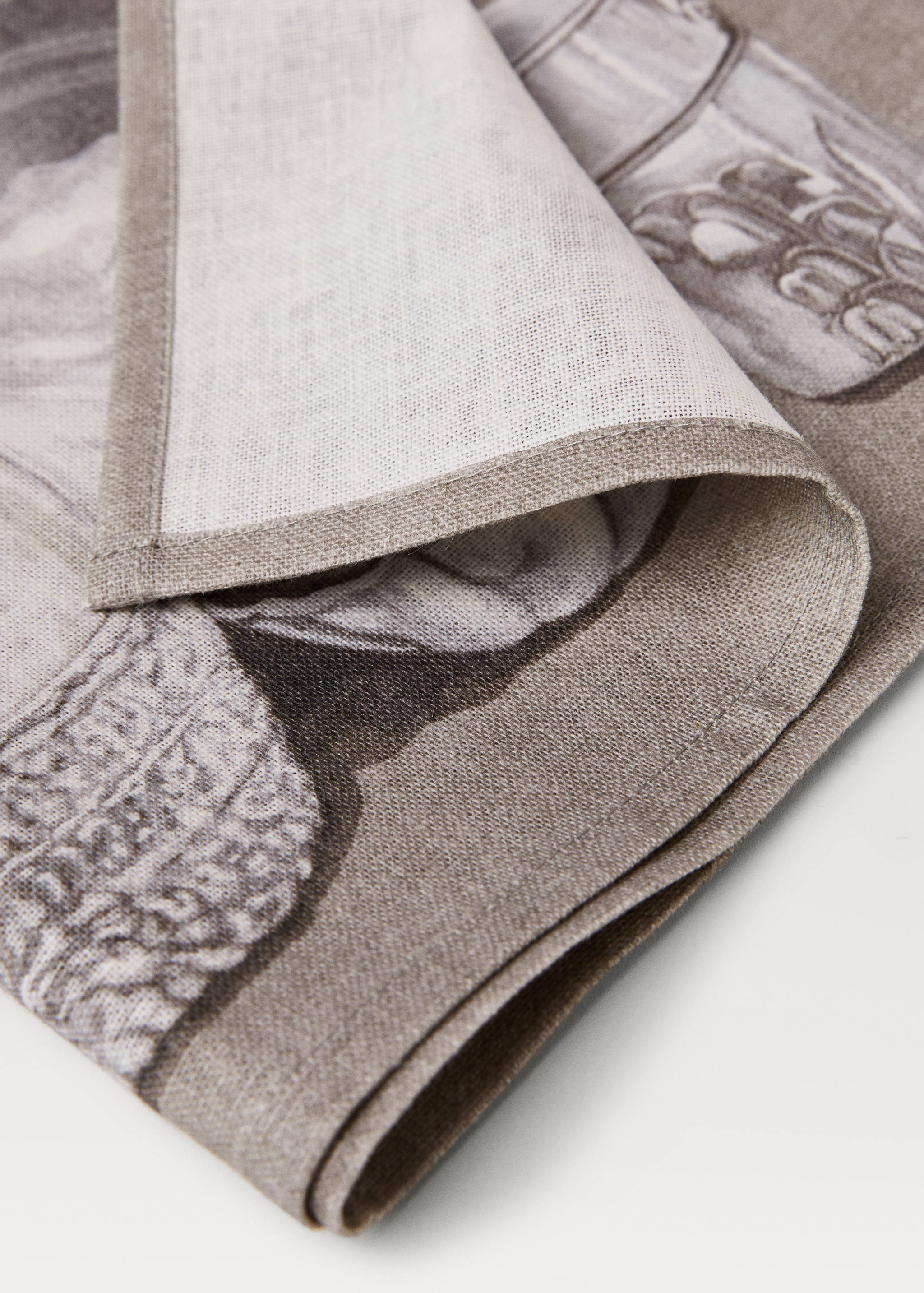 Cotton linen napkins with tableware print - Details of the article 3