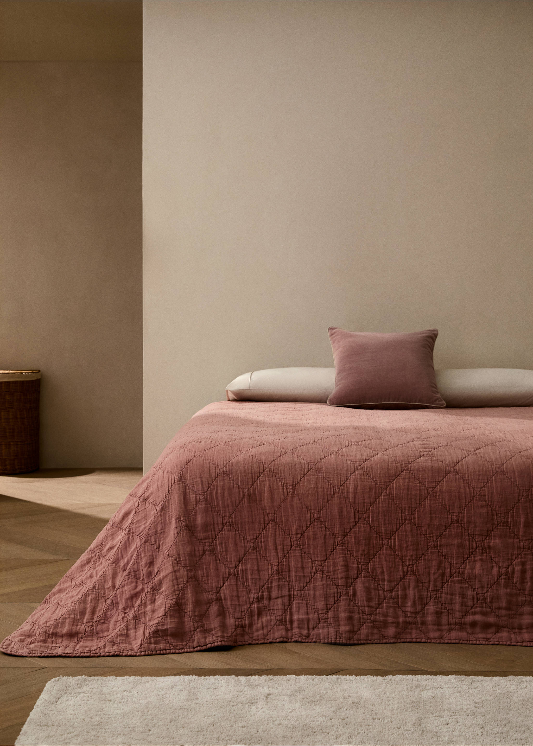 Garment-dyed linen bedspread for 130/150 cm bed - General plane, Pink. Ref: 87092955-00.