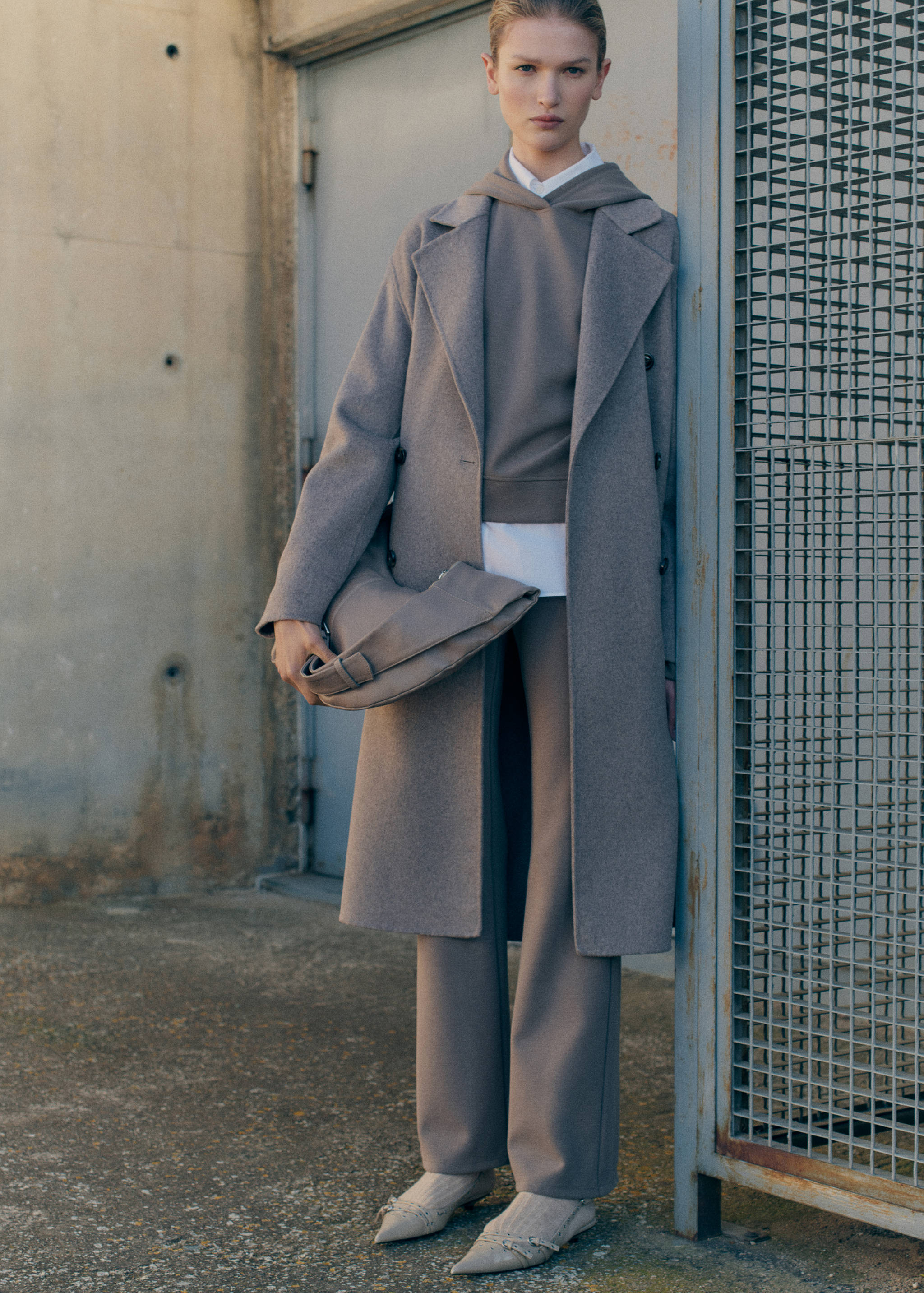 Calças de malha à boca de sino - Pormenor do artigo 6